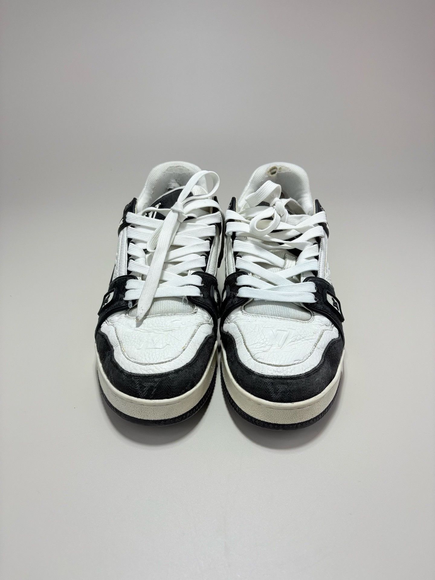 Louis Vuitton Louis Vuitton LV Trainer Panda Sneakers Size US 8.5 / EU 41-42 - 2 Thumbnail