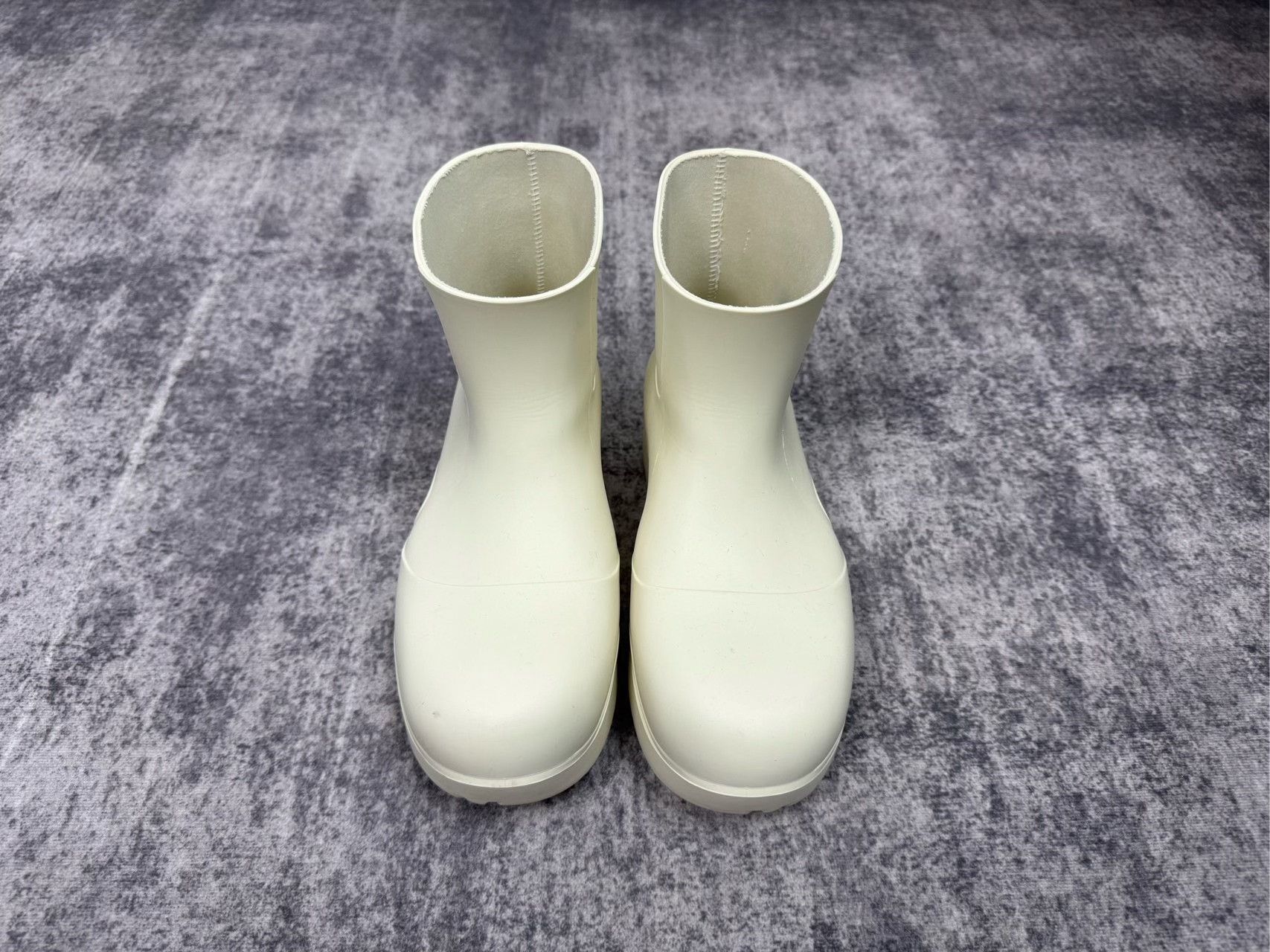 Bottega Veneta BOTTEGA VENETA Milk White Rain Boots Size US 6 / IT 36 - 2 Thumbnail