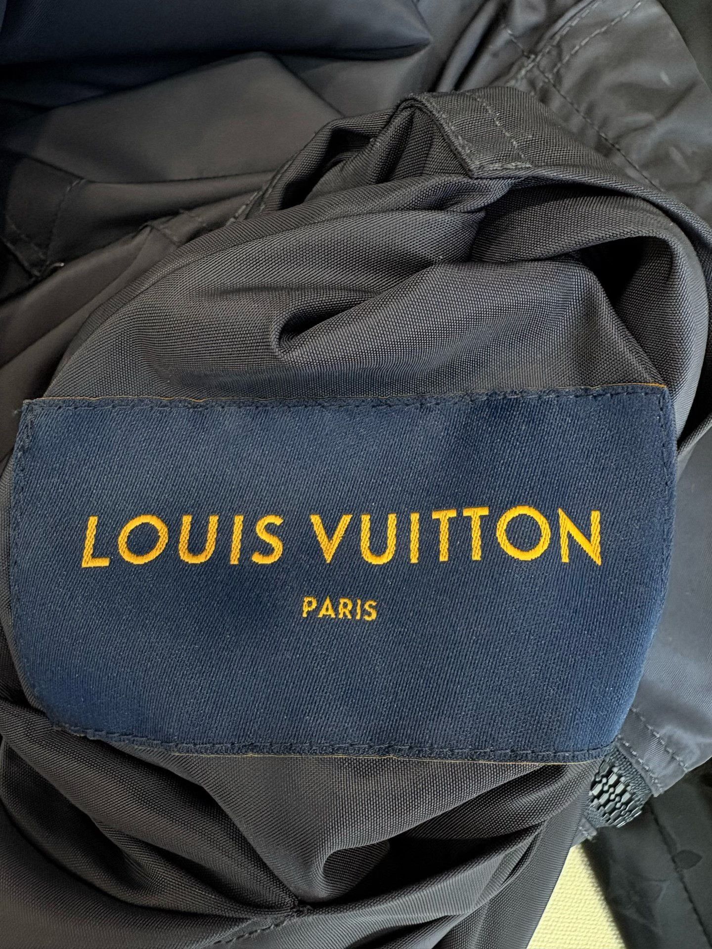 Louis Vuitton Louis Vuitton Reversible Logo Pin Jacket Size US S / EU 44-46 / 1 - 7 Thumbnail