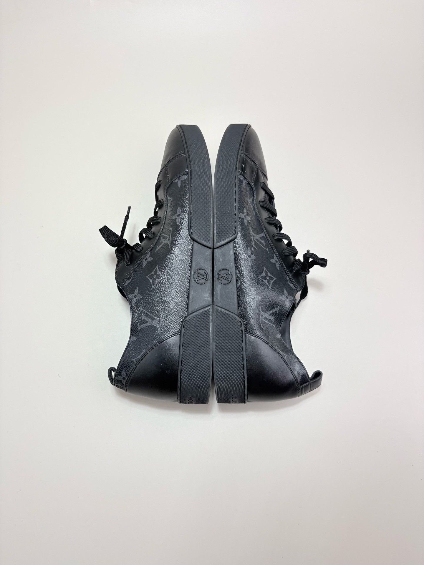 Louis Vuitton Louis Vuitton LV Black Monogram Sneakers Size US 9 / EU 42 - 4 Thumbnail