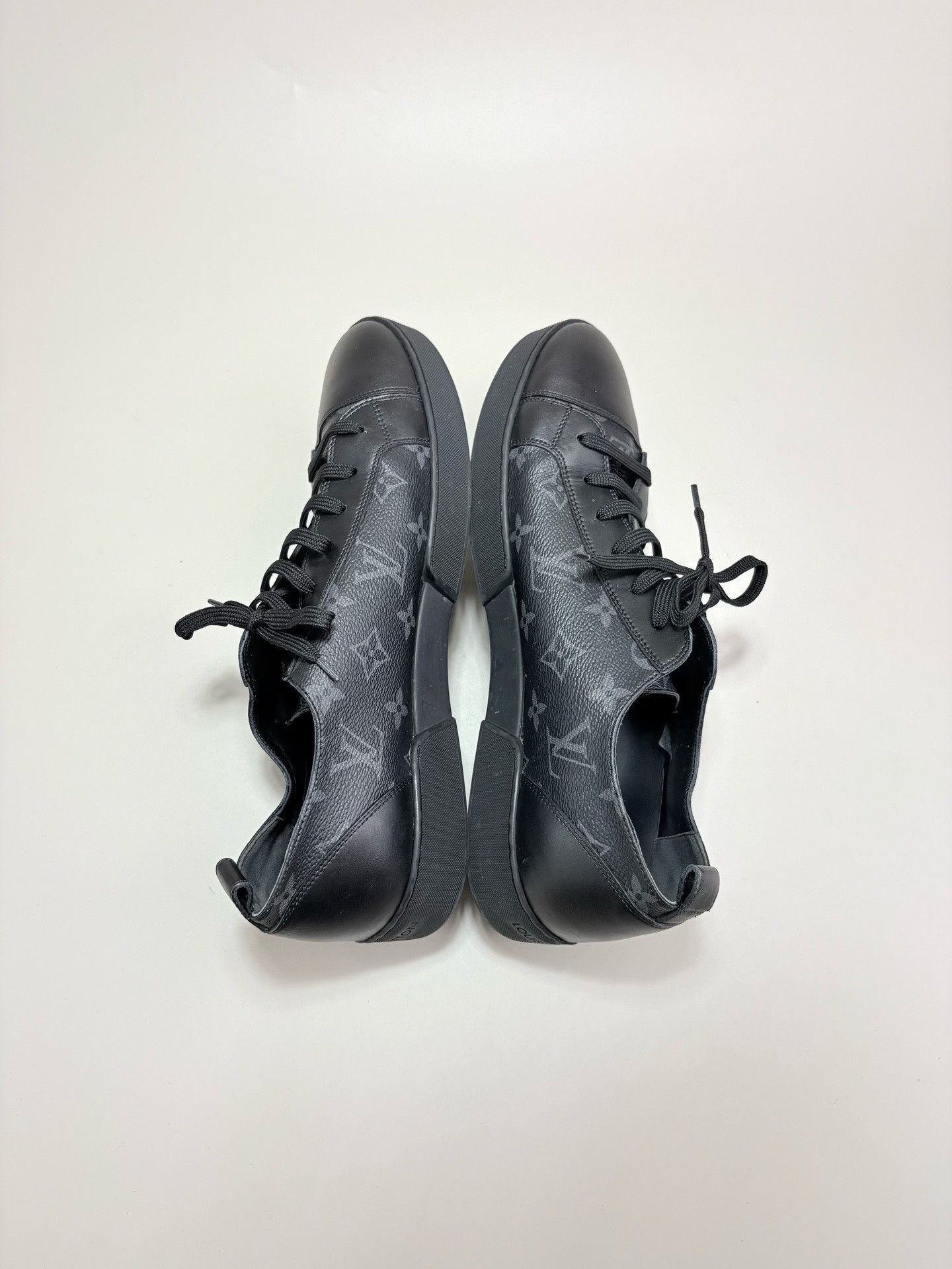 Louis Vuitton Louis Vuitton LV Black Monogram Sneakers Size US 9 / EU 42 - 5 Thumbnail