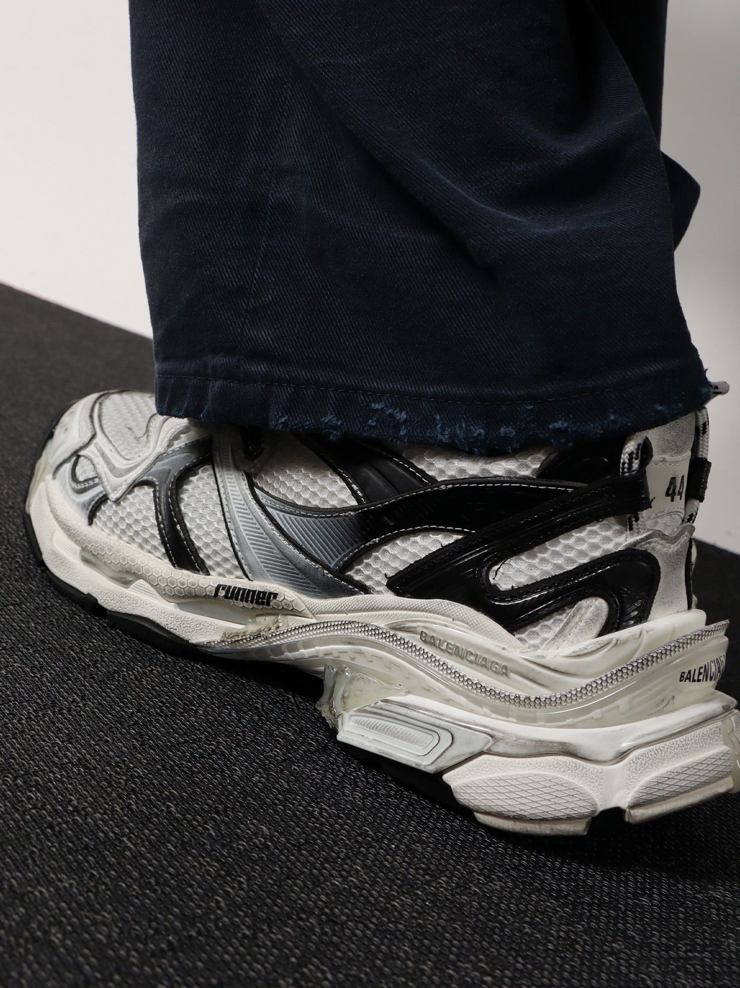 Balenciaga Mesh And Nylon Runner 2 Sneakers Size US 11 / EU 44 - 5 Thumbnail