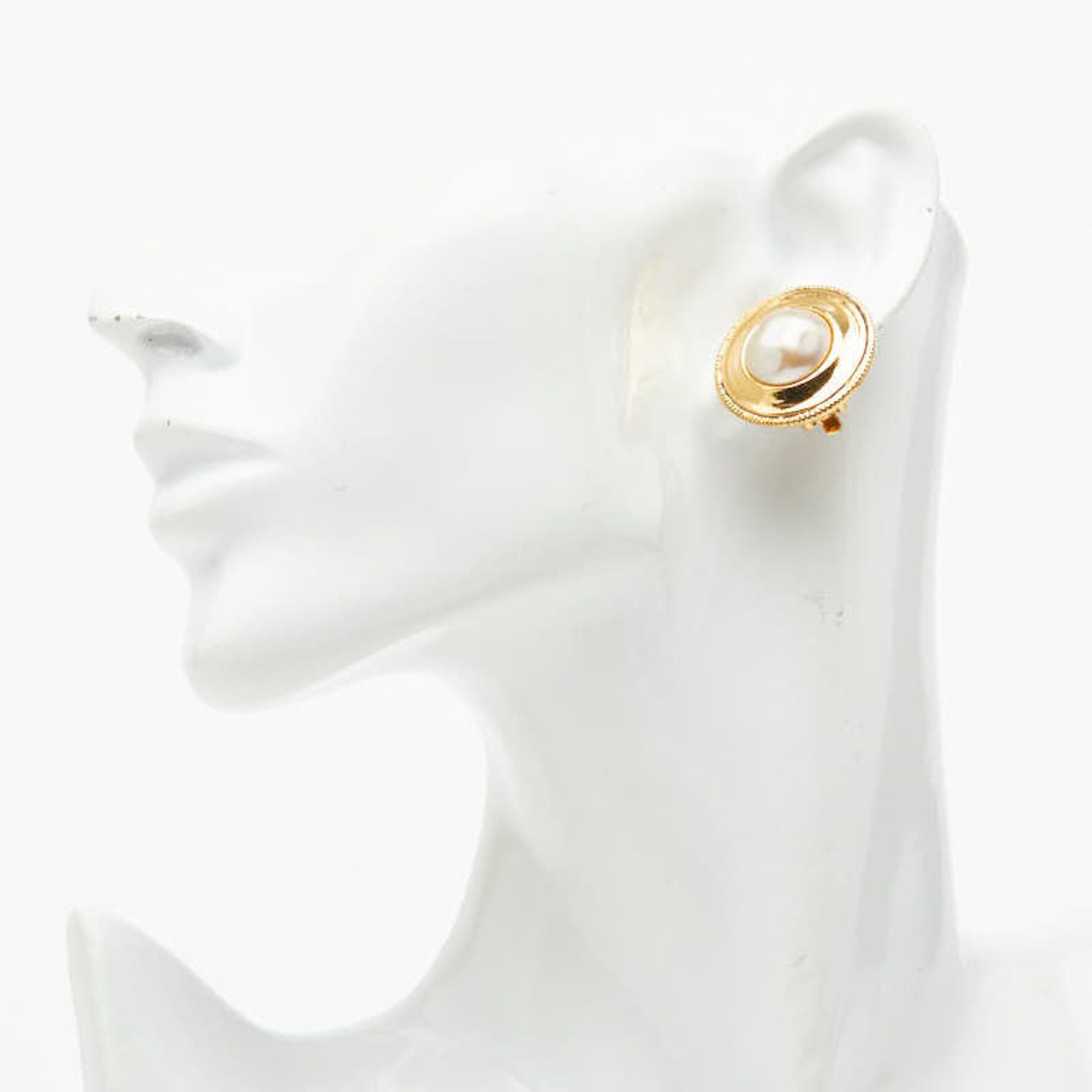 Chanel Chanel Round Earrings, Gold, Faux Pearl, Plated, Women's. Size ONE SIZE - 5 Thumbnail
