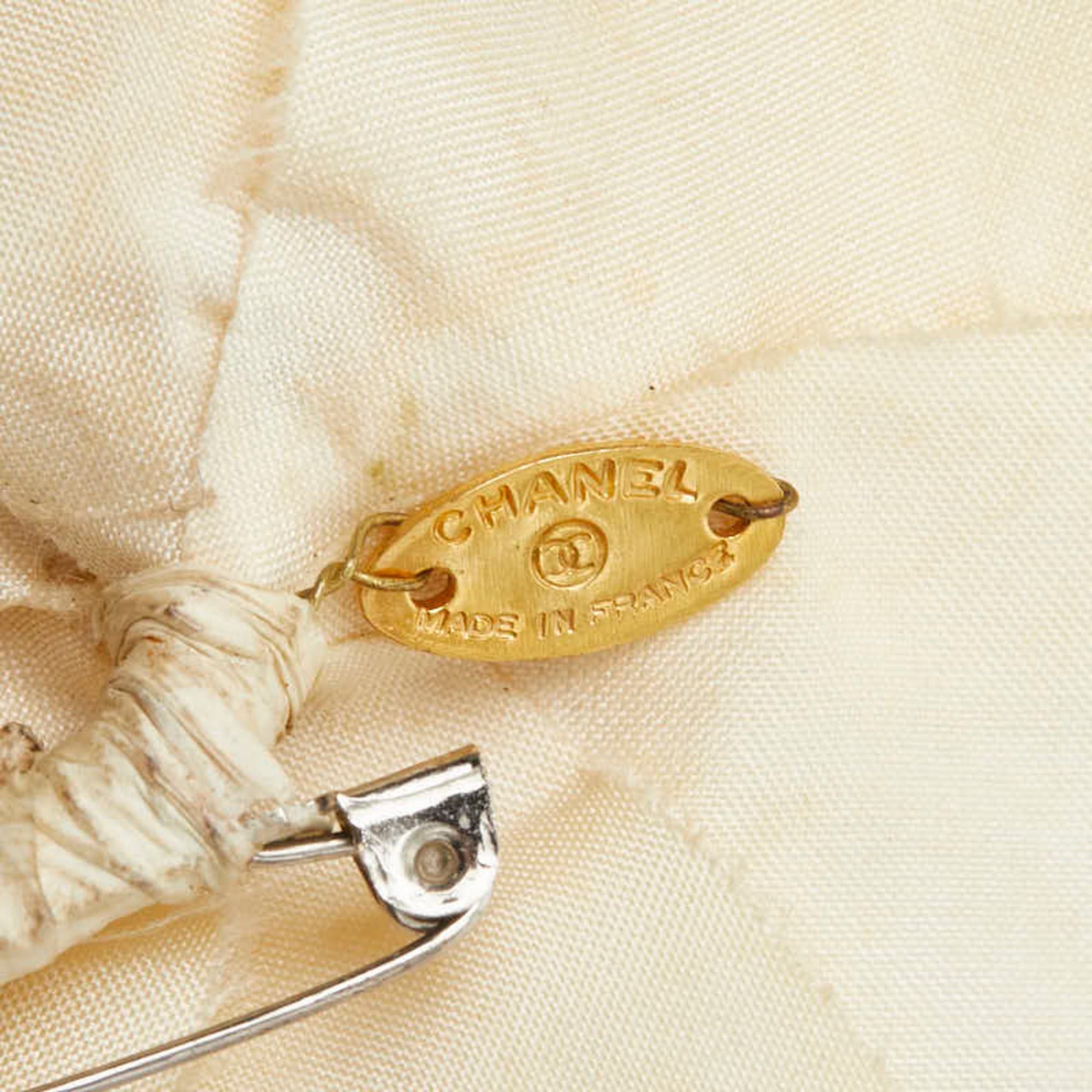 Chanel Chanel Camellia Brooch Corsage Fabric Flower Ivory Women's CHANEL Size ONE SIZE - 3 Thumbnail