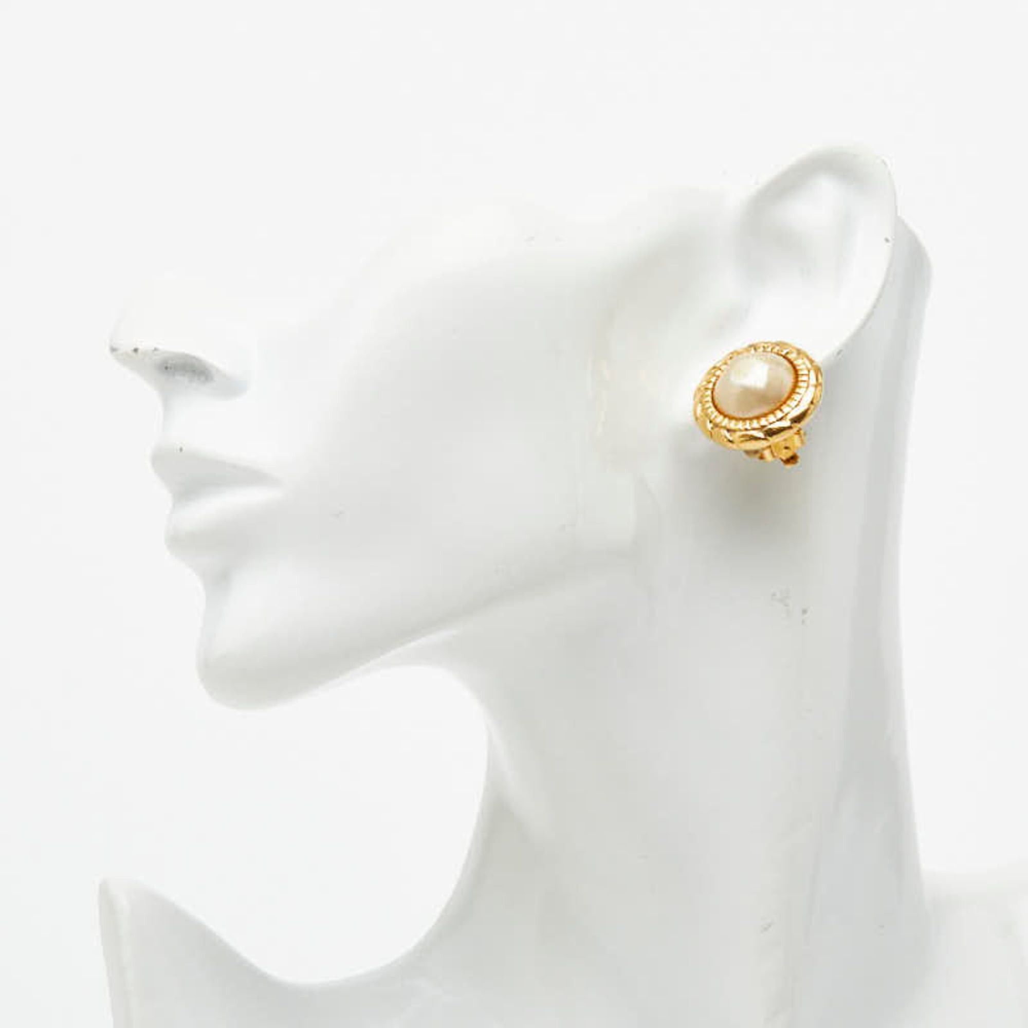 Chanel Chanel Round Earrings, Gold, Faux Pearl, Plated, Women's. Size ONE SIZE - 5 Thumbnail
