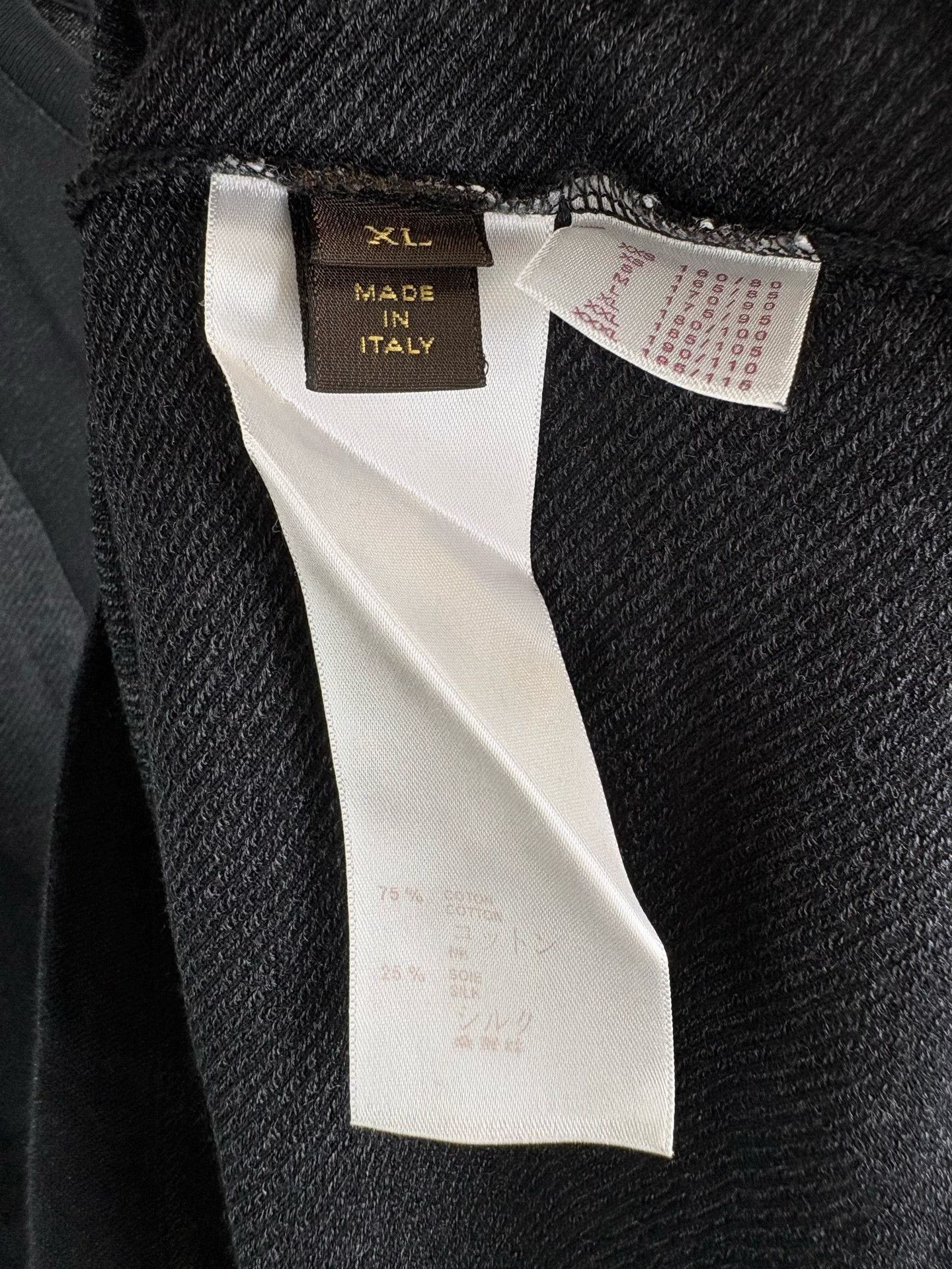 Louis Vuitton LOUIS VUITTON LV Big V Short Sleeve Size US XL / EU 56 / 4 - 4 Thumbnail
