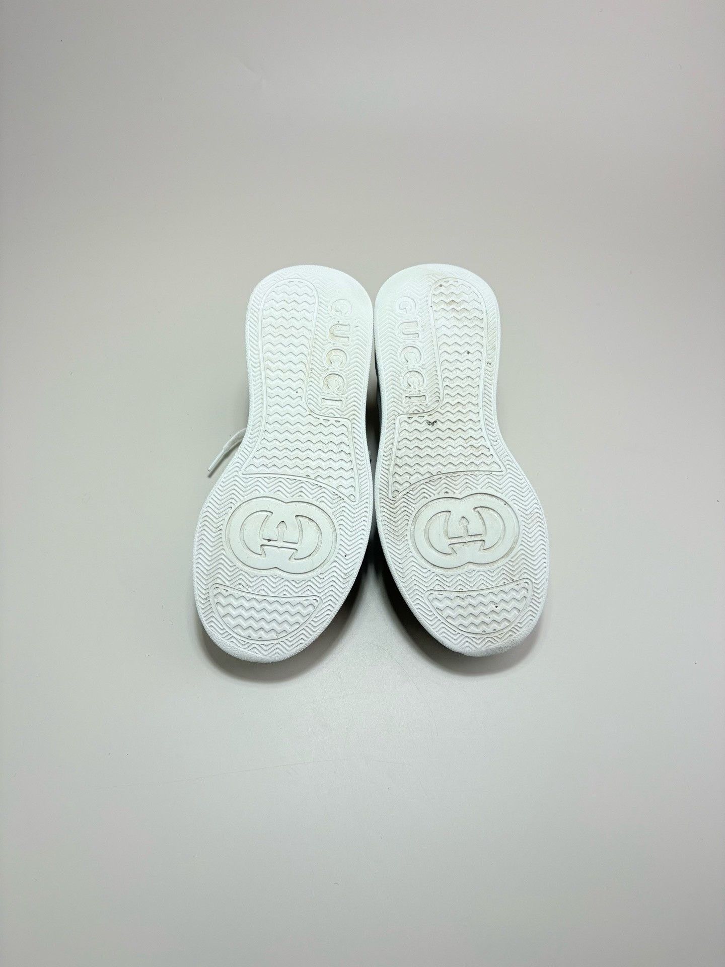 Gucci Gucci White Biscuit Shoes Size US 5 / IT 35 - 6 Thumbnail