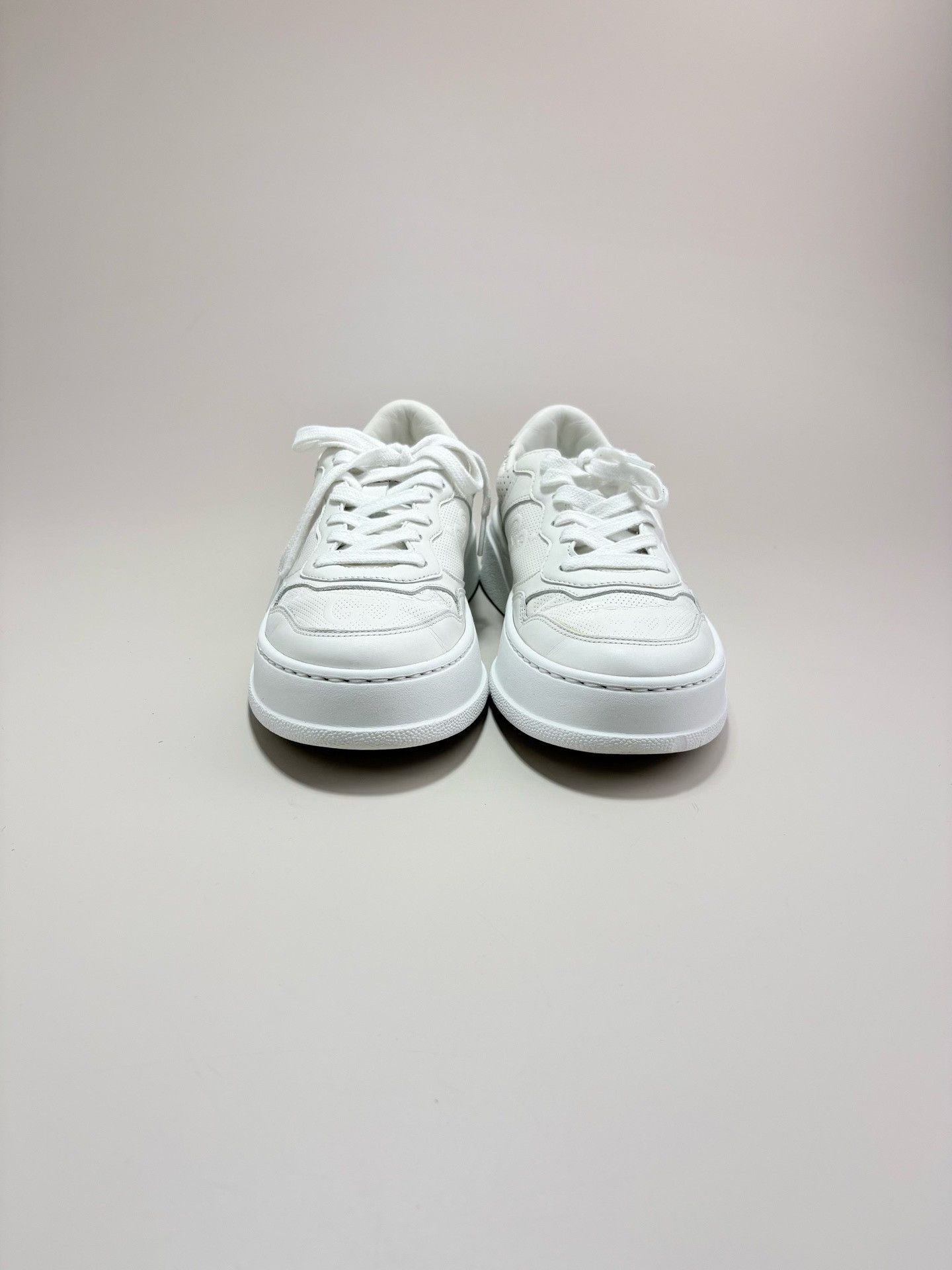 Gucci Gucci White Biscuit Shoes Size US 5 / IT 35 - 2 Thumbnail