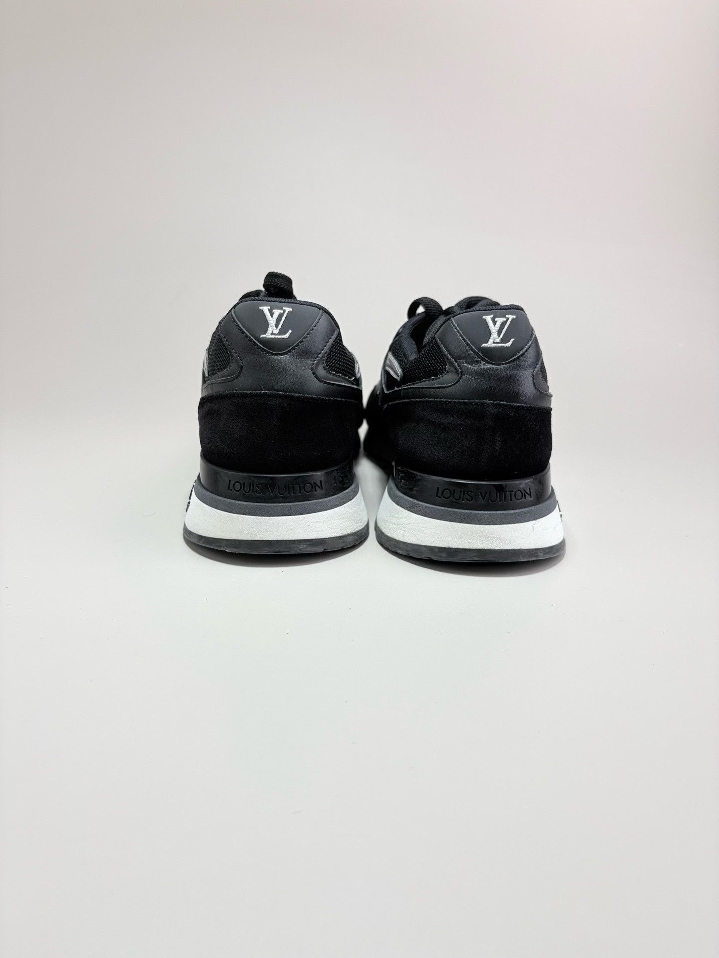 Louis Vuitton Louis Vuitton LV Run Away Sneakers Size US 9 / EU 42 - 3 Thumbnail