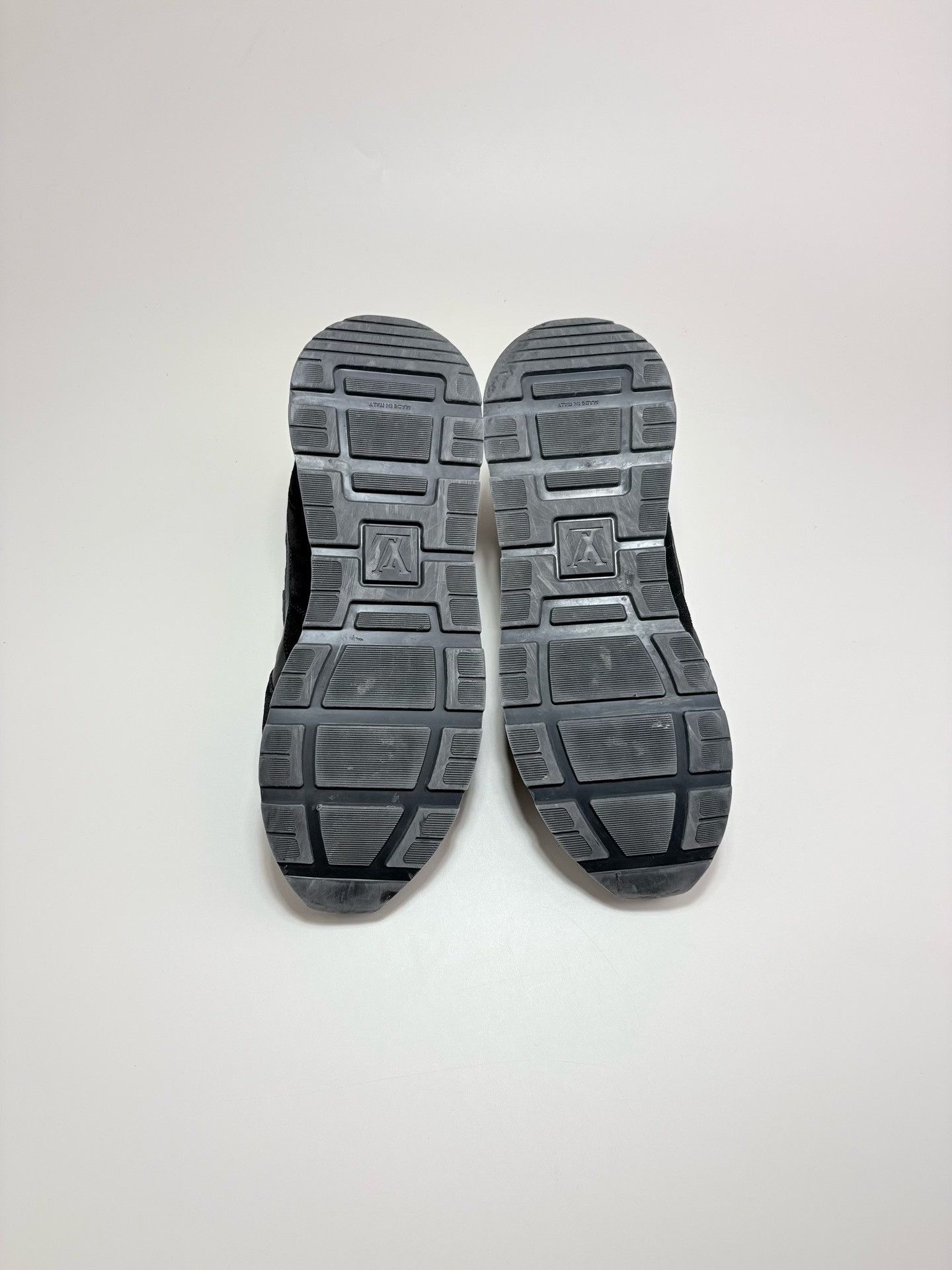 Louis Vuitton Louis Vuitton LV Run Away Sneakers Size US 9 / EU 42 - 6 Thumbnail