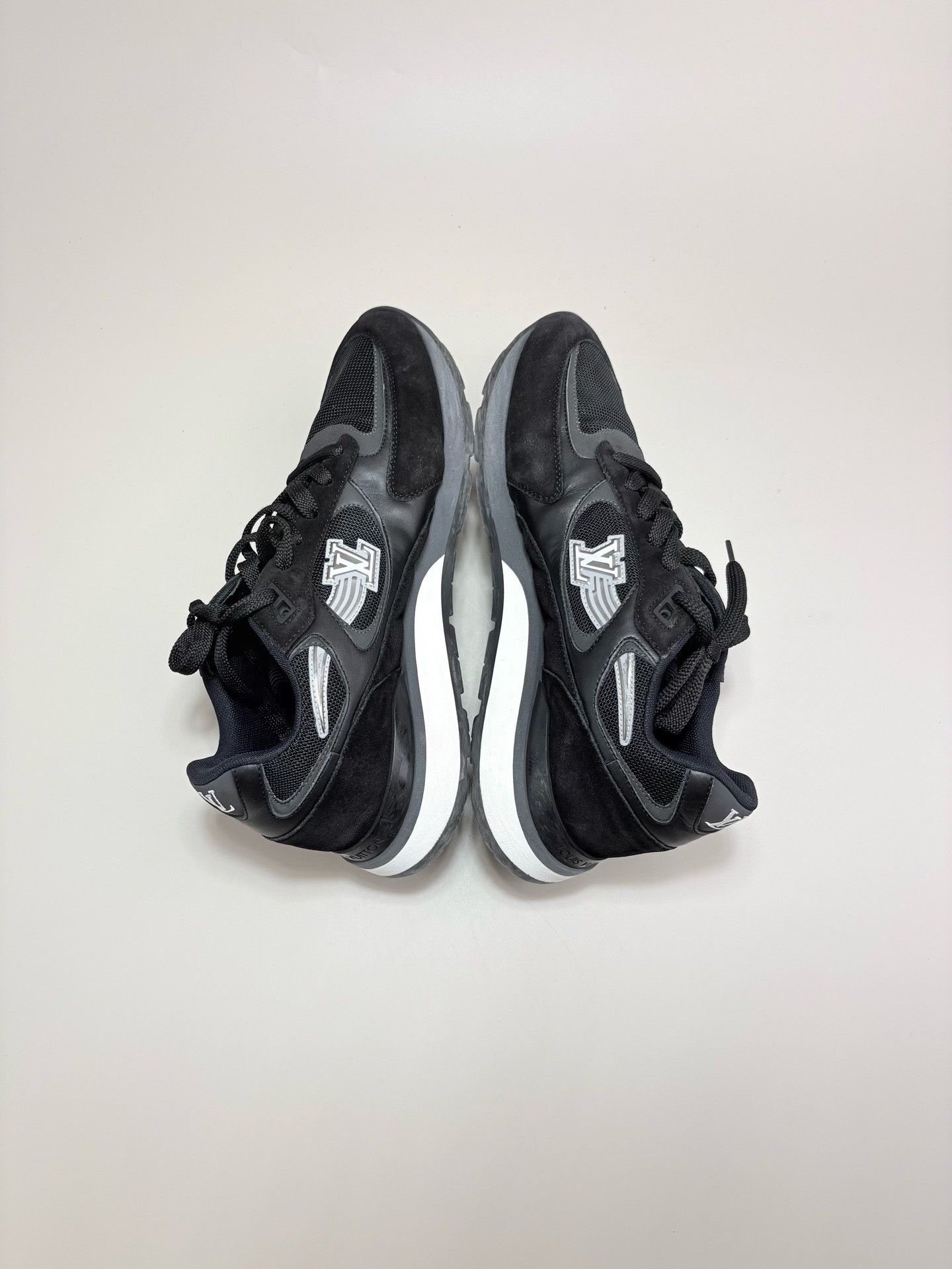Louis Vuitton Louis Vuitton LV Run Away Sneakers Size US 9 / EU 42 - 5 Thumbnail