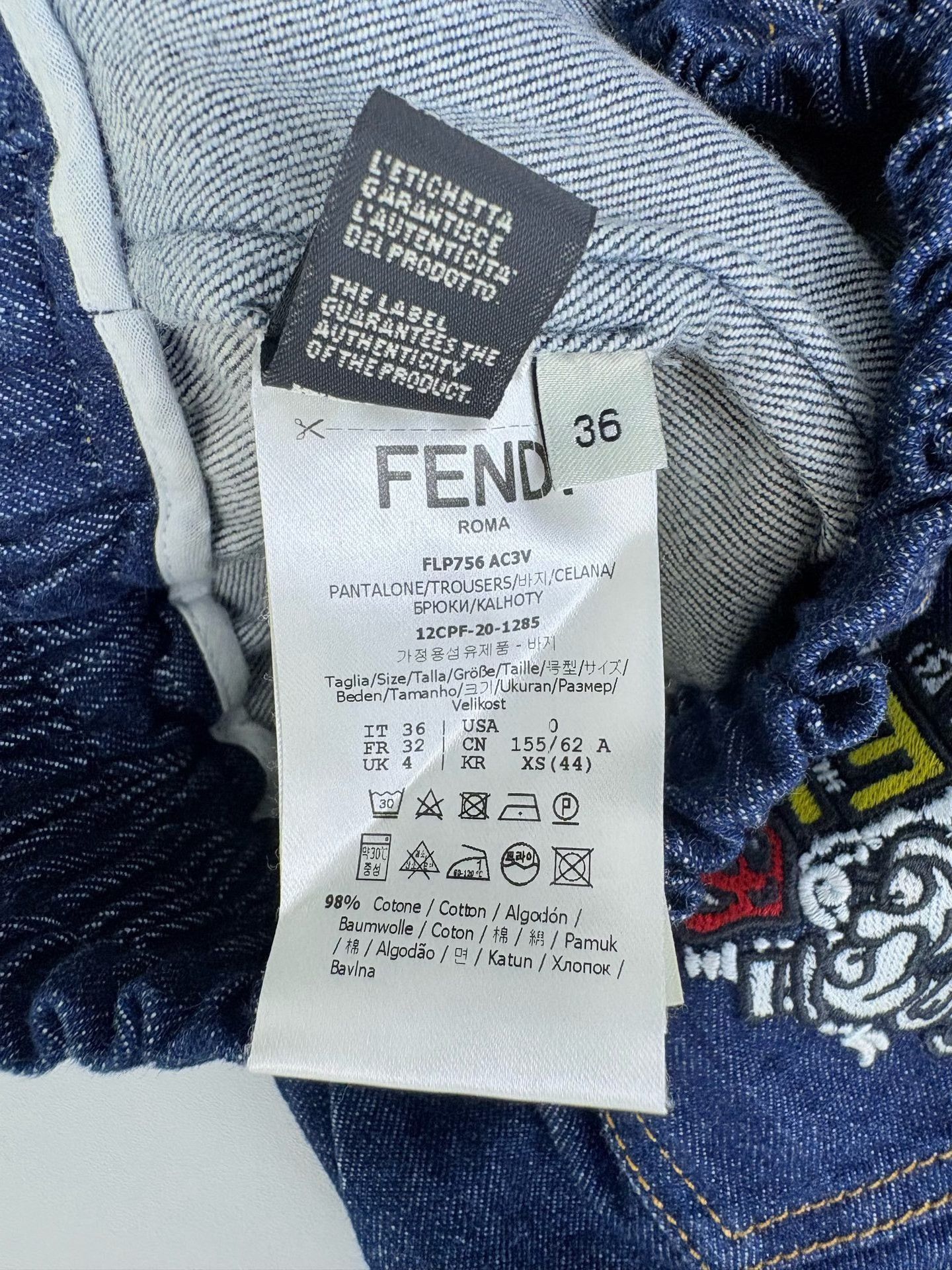 Fendi Fendi Back Pocket Logo Denim Shorts Size 36" / US 14 / IT 50 - 5 Thumbnail