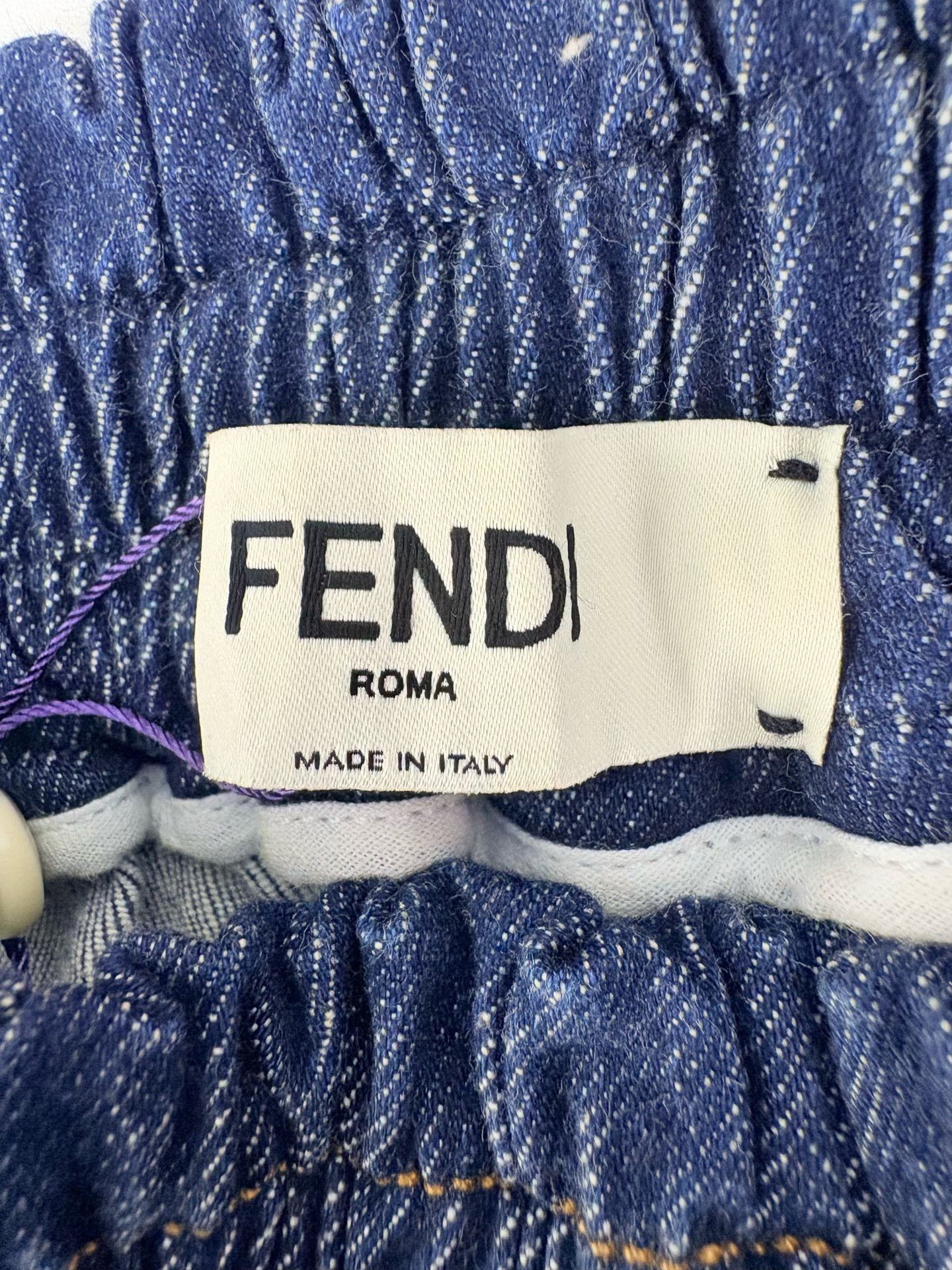 Fendi Fendi Back Pocket Logo Denim Shorts Size 36" / US 14 / IT 50 - 4 Thumbnail