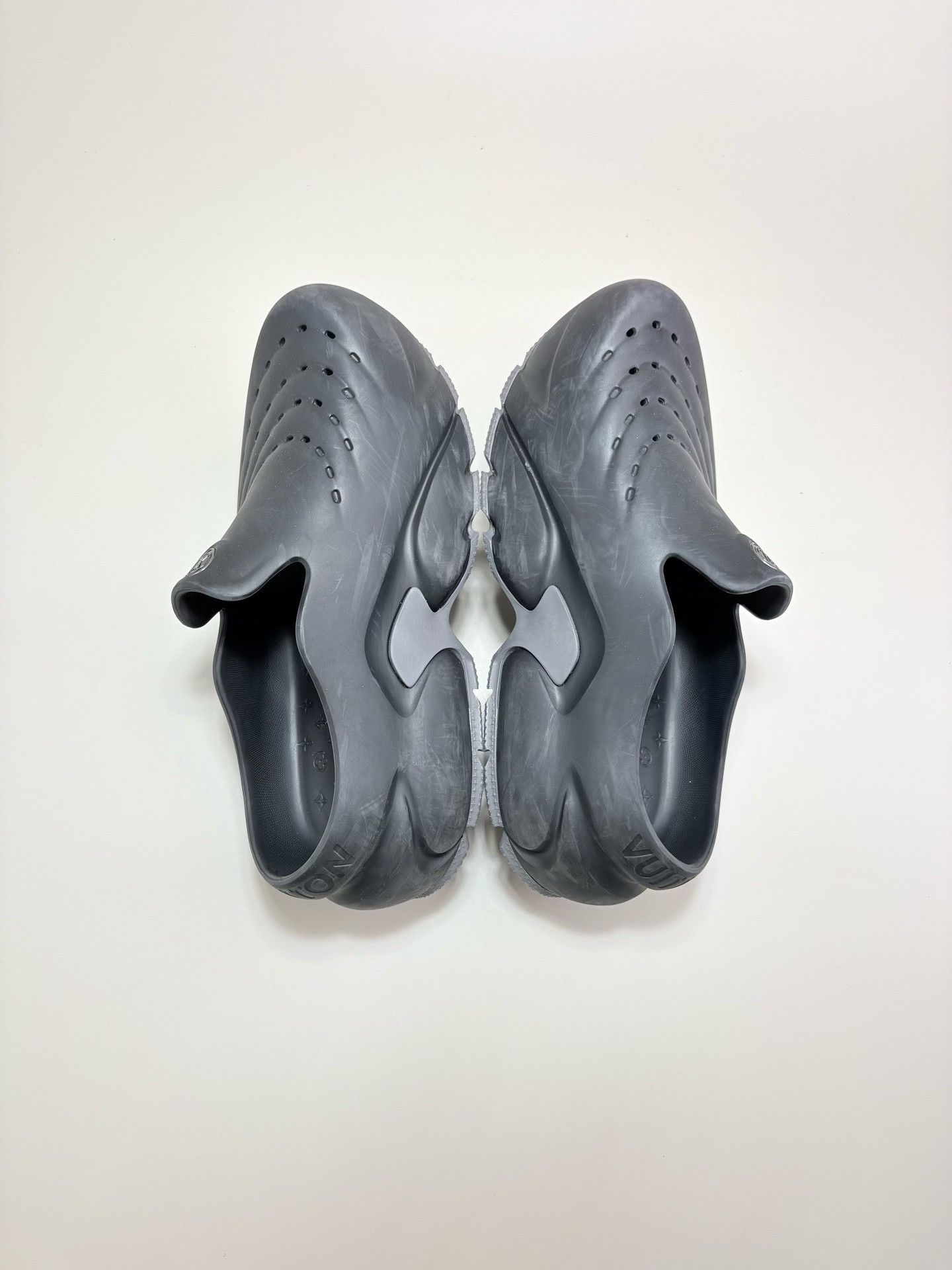 Louis Vuitton Louis Vuitton LV Shark Black Thick-soled Slippers Size US 9 / EU 42 - 5 Thumbnail