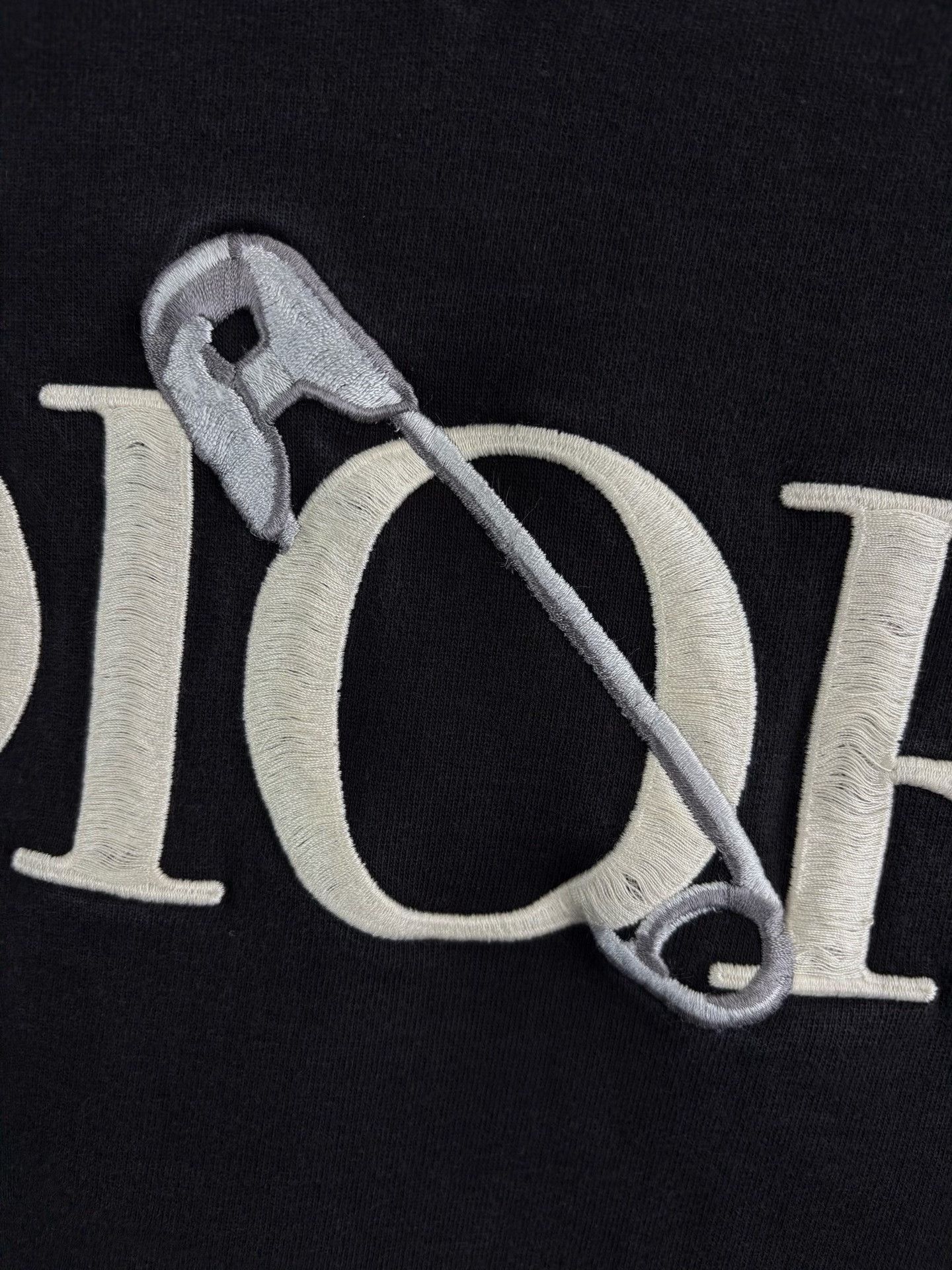 Dior DIOR Brooch Embroidery Black Short-Sleeve Size US M / EU 48-50 / 2 - 3 Thumbnail