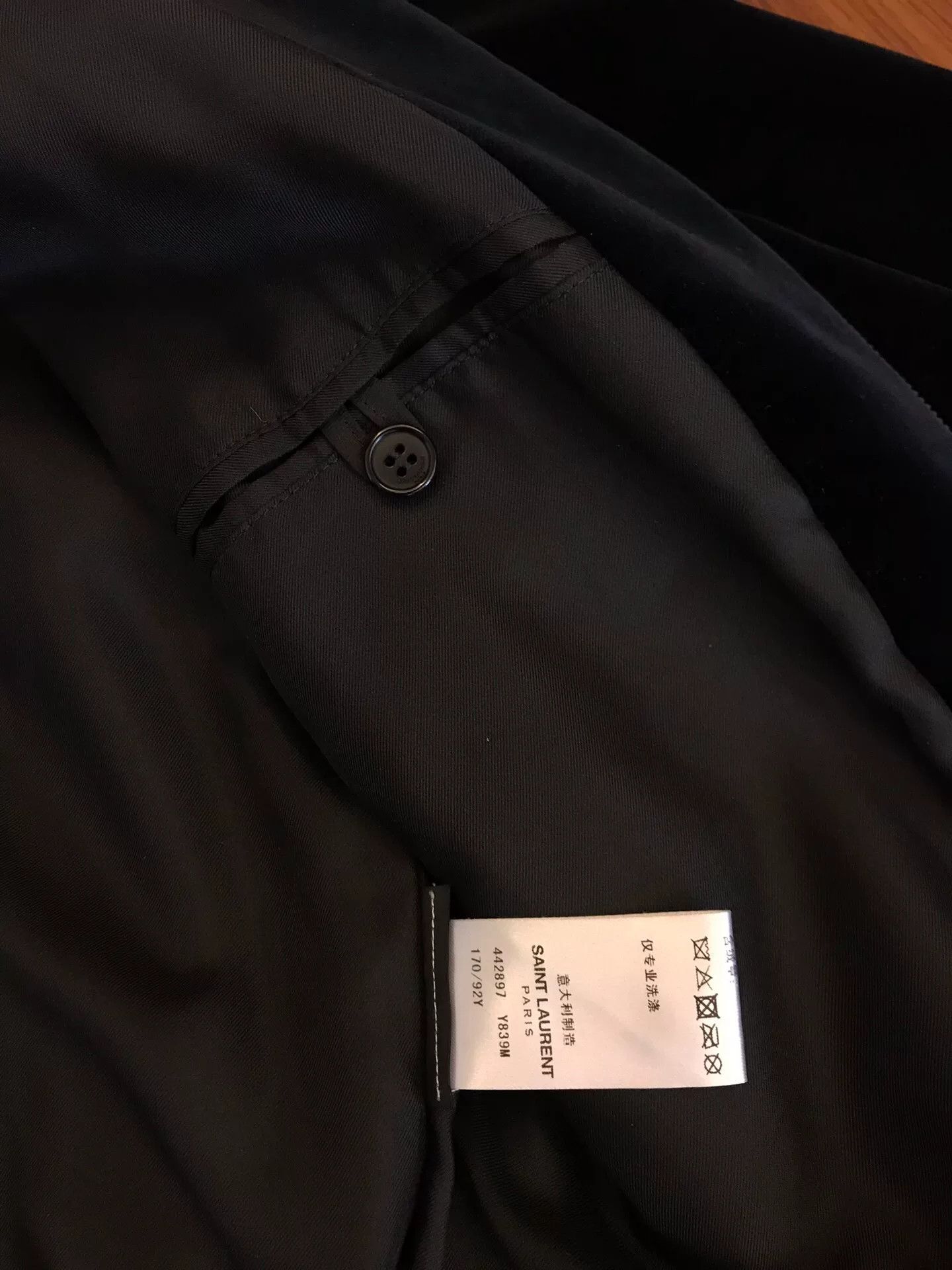 Yves Saint Laurent YSL Velvet Jacket Size M / US 6-8 / IT 42-44 - 9 Thumbnail