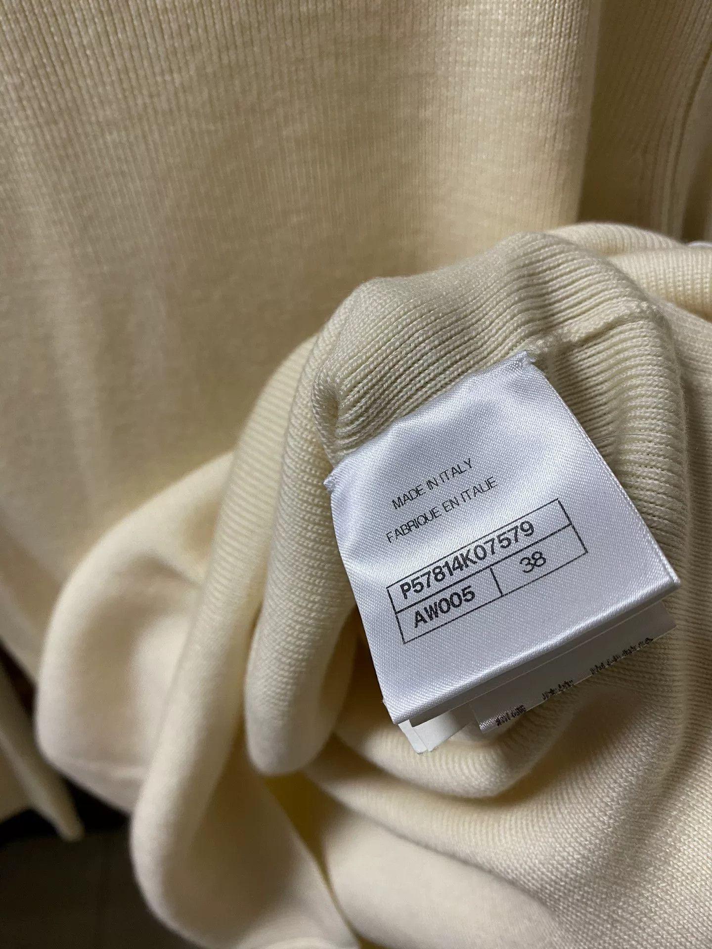 Chanel Chanel Women's 38 White Top Size S / US 4 / IT 40 - 3 Thumbnail