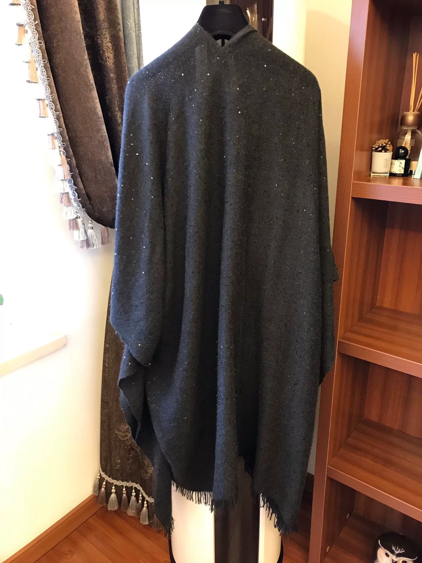 Brunello Cucinelli Brunello Cucinelli Diamond Cashmere Shawl Size ONE SIZE - 3 Thumbnail