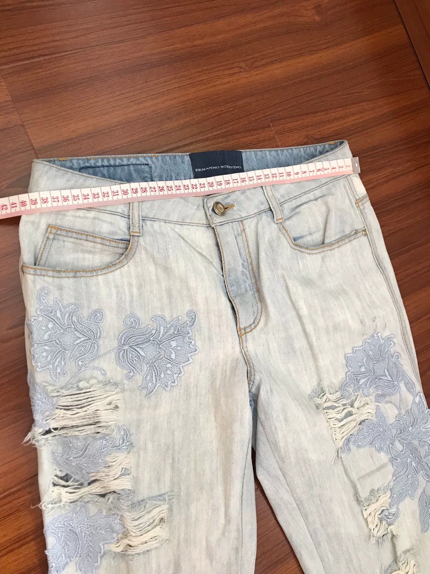 Ermanno Scervino Ermanno Scervino Women's Embroidered Distressed Jeans Size 36" / US 14 / IT 50 - 7 Thumbnail