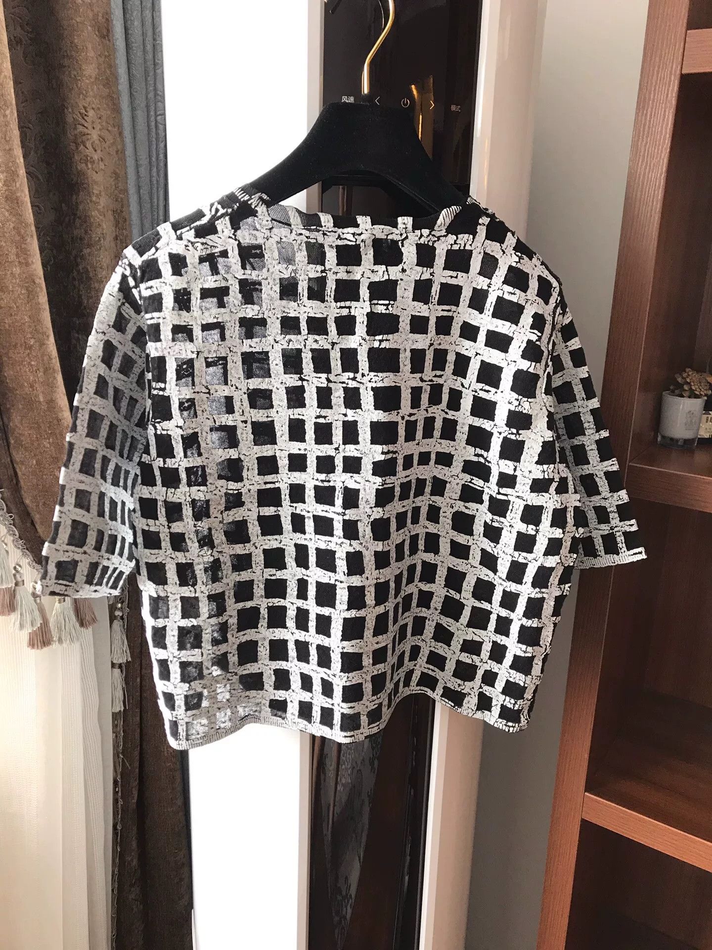 Balenciaga Balenciaga Runway Checked Women's T-Shirt Size XS / US 0-2 / IT 36-38 - 5 Thumbnail