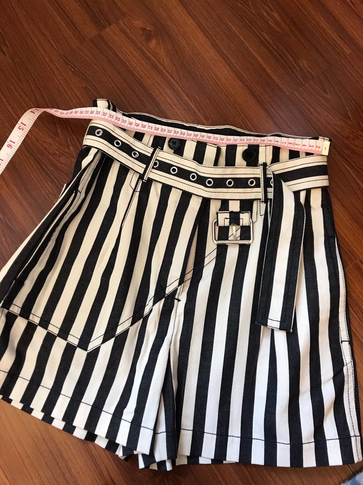 3.1 Phillip Lim 3.1 Phillip Lim Women's Shorts Authentic Size 34" / US 12 / IT 48 - 4 Thumbnail