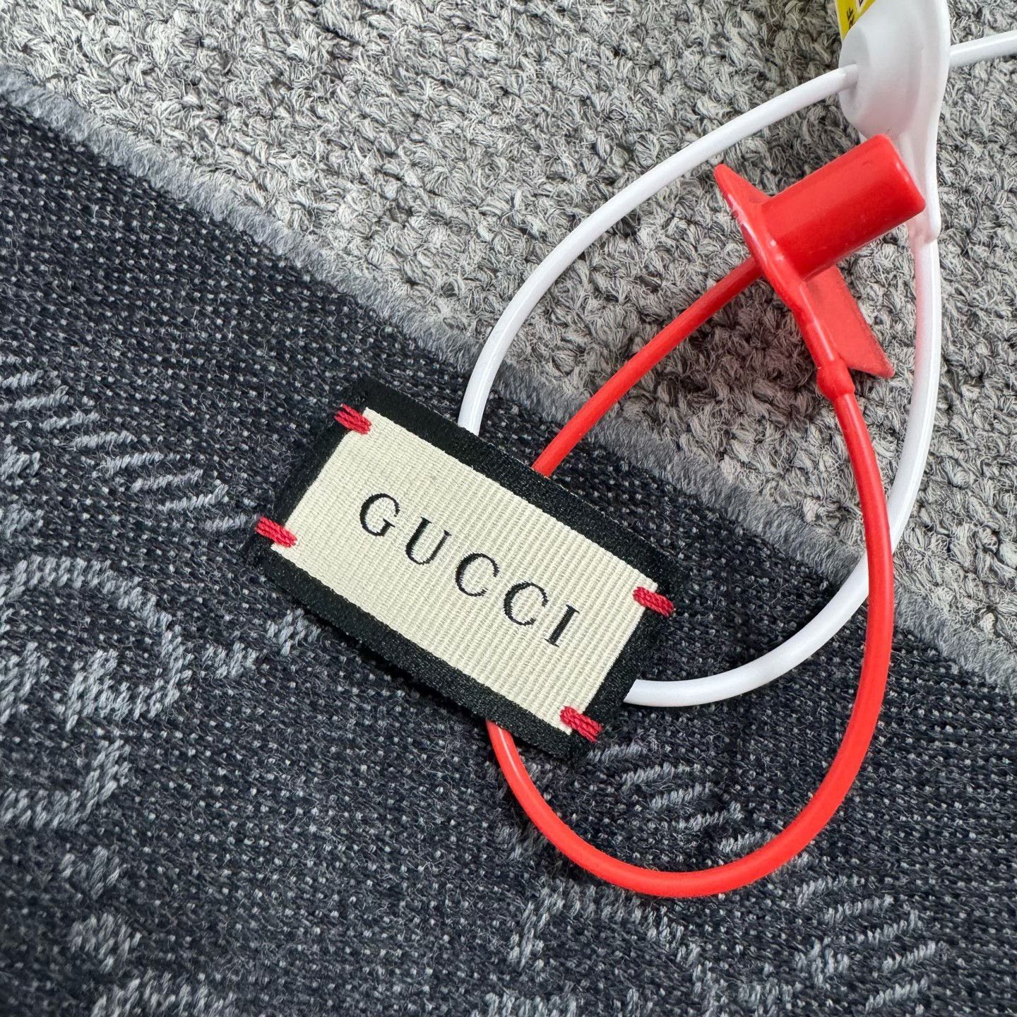 Gucci Gucci Double G Logo Reversible Scarf Size ONE SIZE - 4 Thumbnail