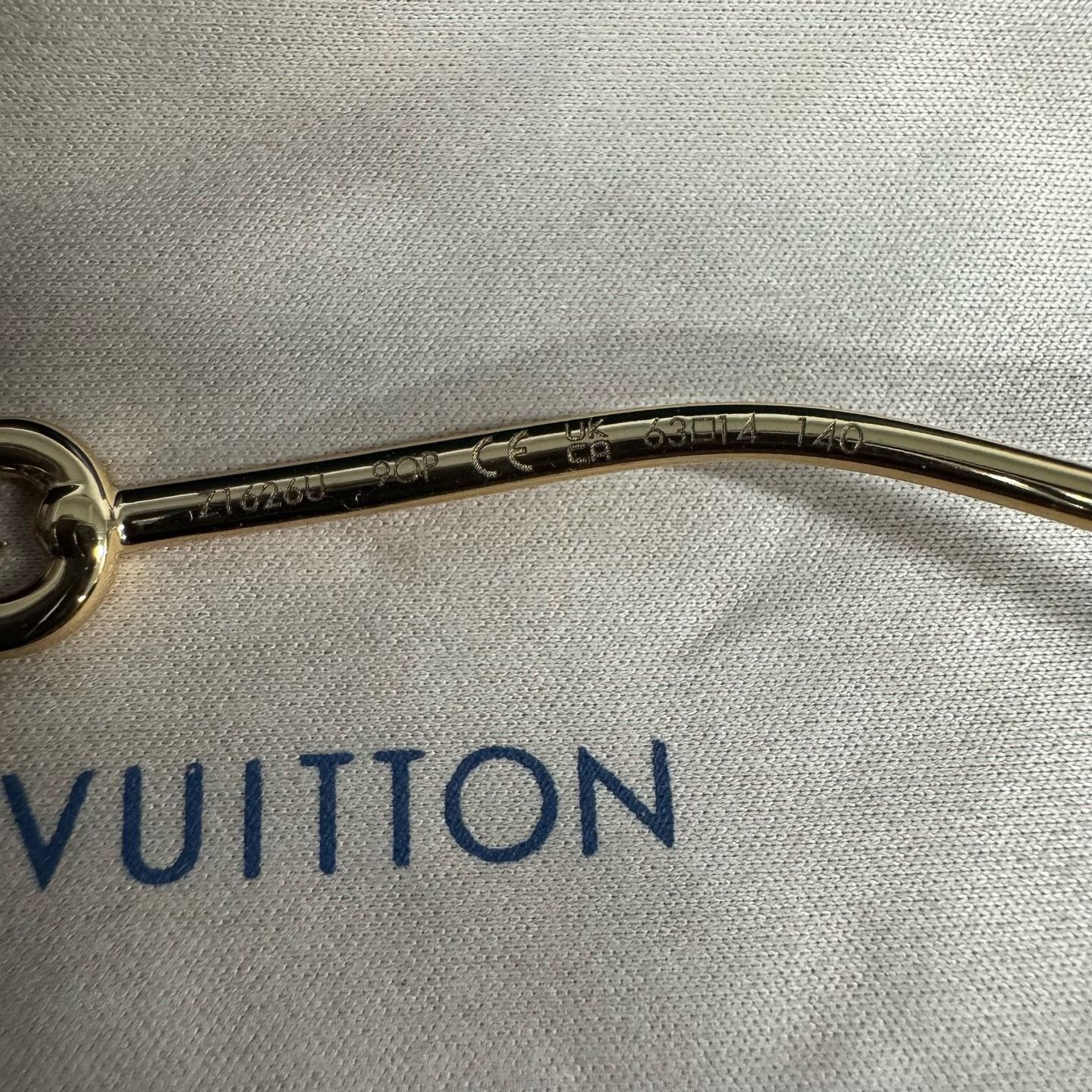 Louis Vuitton Louis Vuitton Cat Eye Gold Chain Sunglasses Size ONE SIZE - 4 Thumbnail