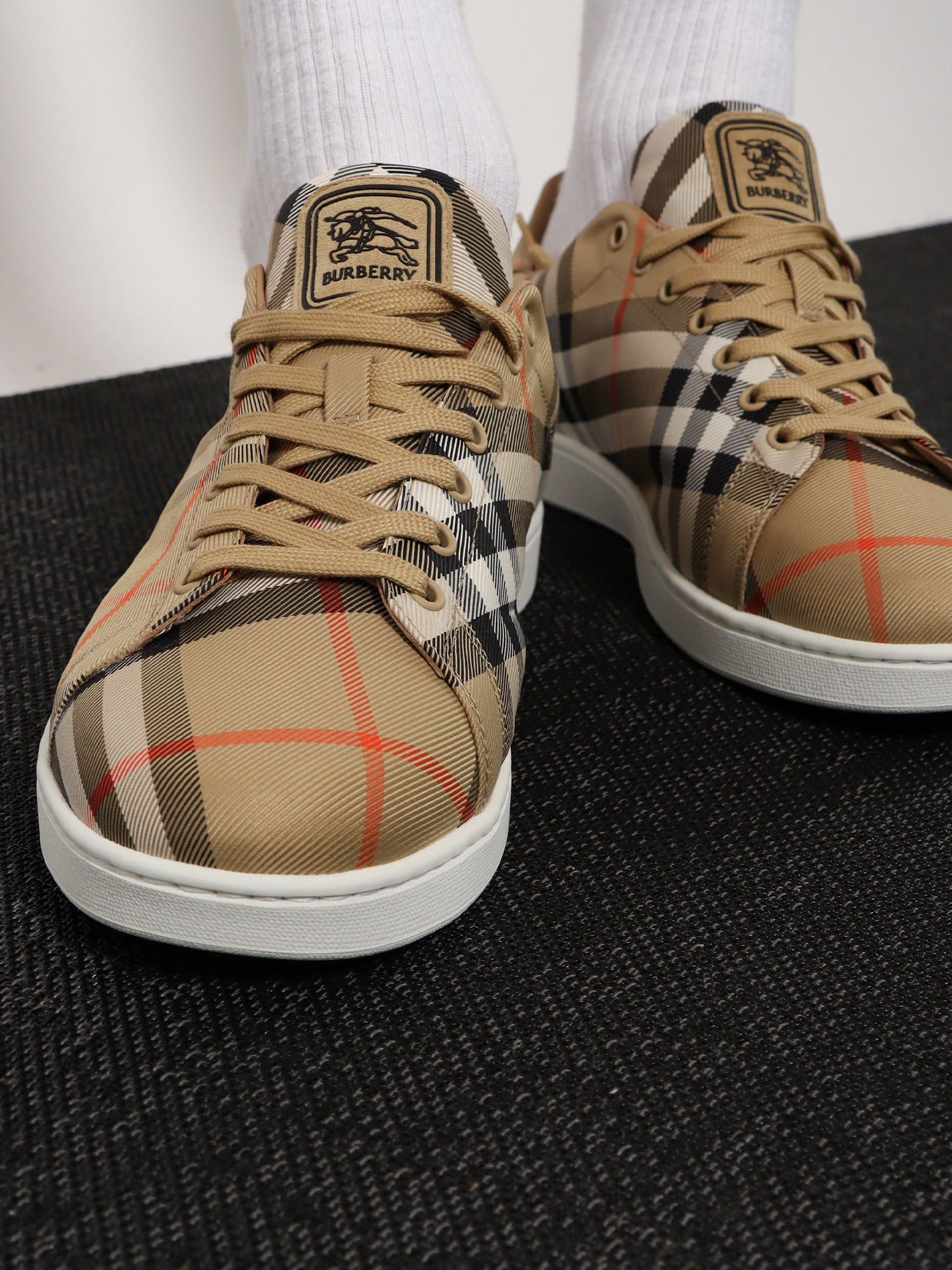 Burberry Canvas Sneakers With Check Motif Size US 6 / EU 39 - 5 Thumbnail