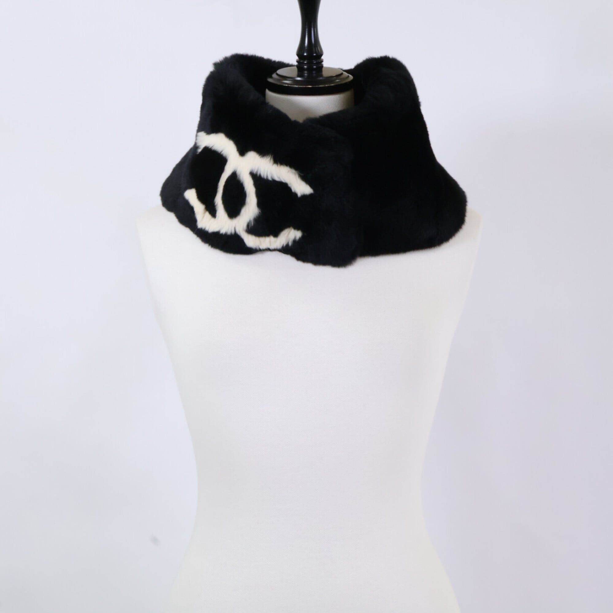 Chanel CHANEL Coco Mark Rabbit Fur Tippet Scarf, Black, Women's Size ONE SIZE - 7 Thumbnail
