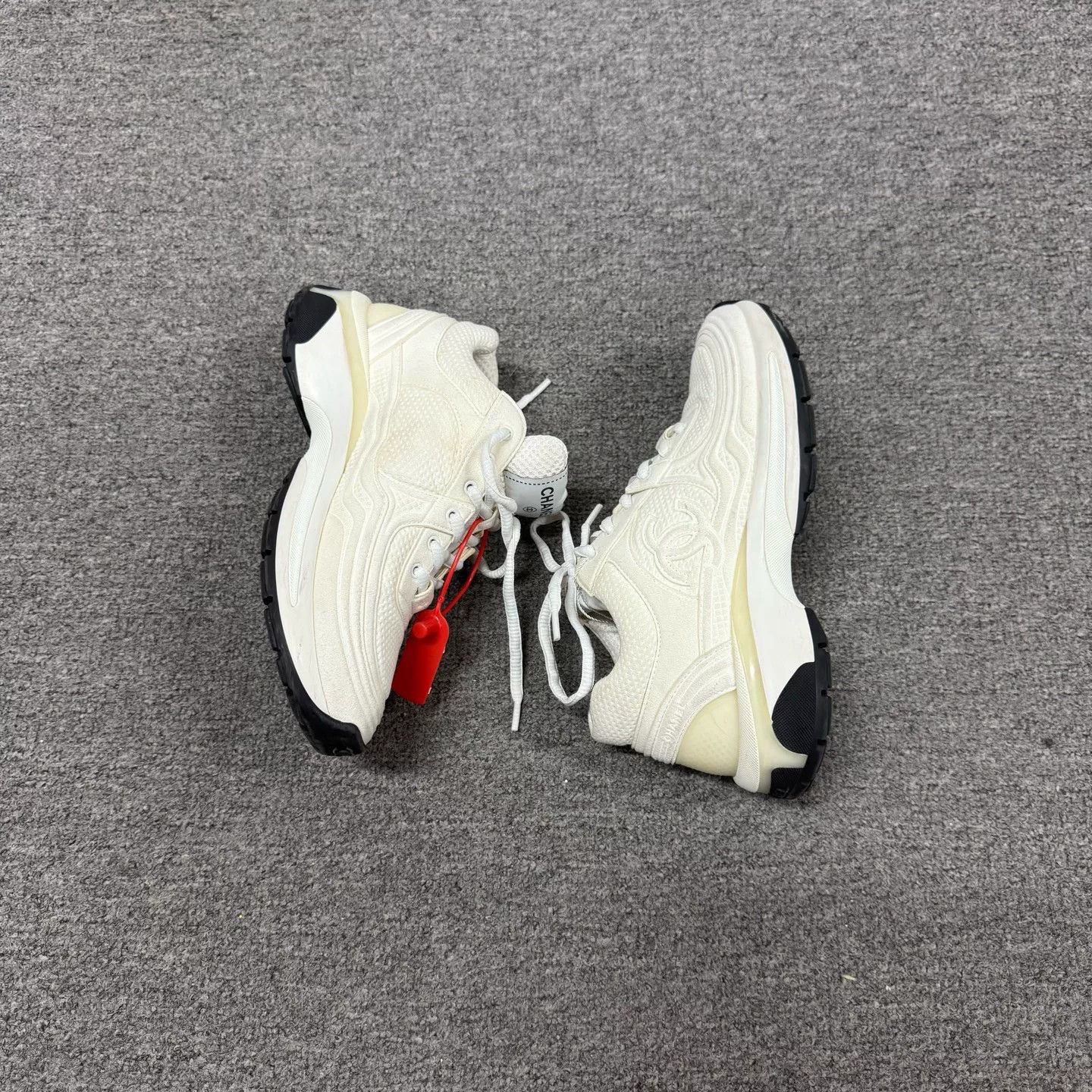 Chanel Chanel White Sneakers Size 35.5 Size US 4.5 / IT 34.5 - 5 Thumbnail