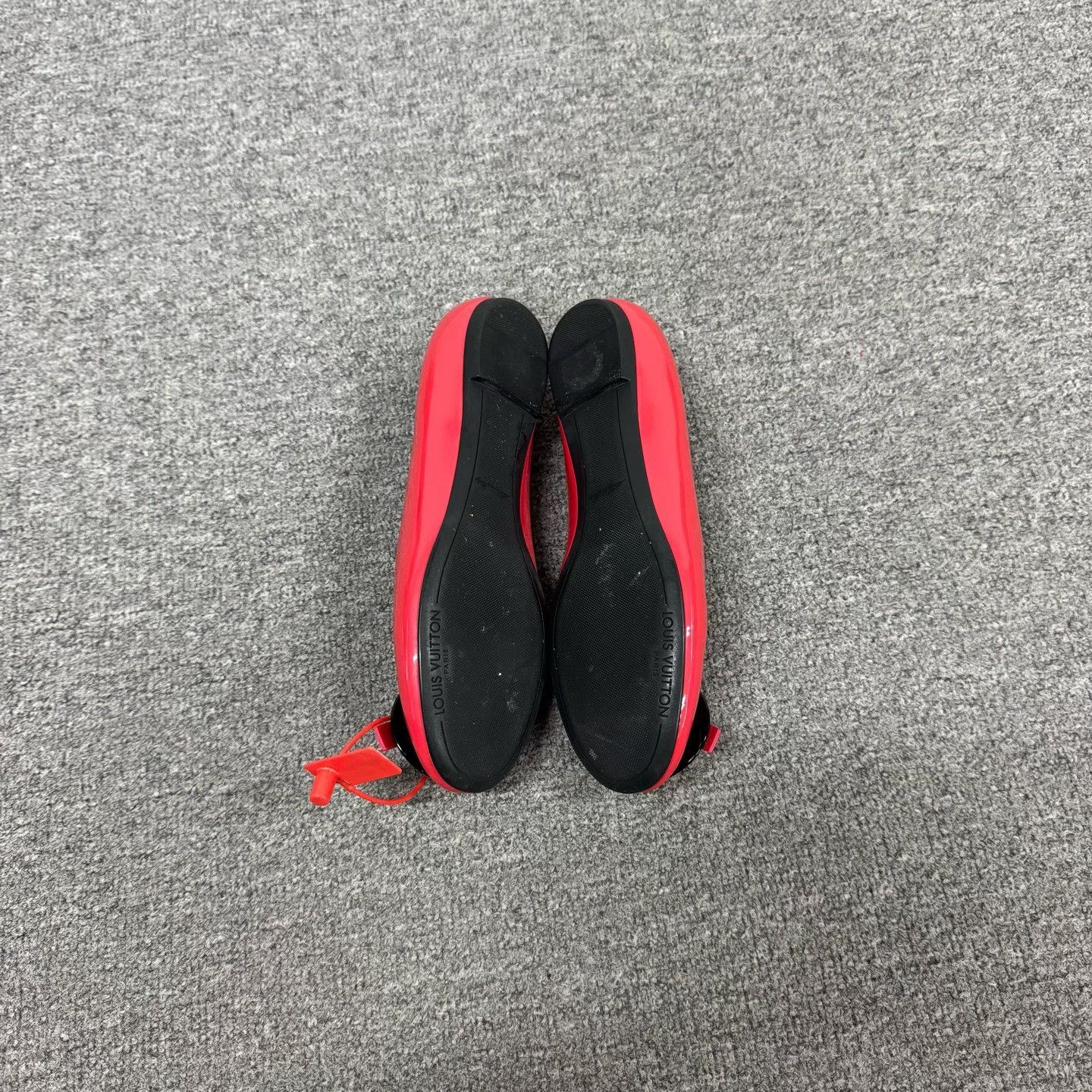 Louis Vuitton Louis Vuitton Red Patent Leather Bow Flat Shoes Size US 5.5 / IT 35.5 - 5 Thumbnail
