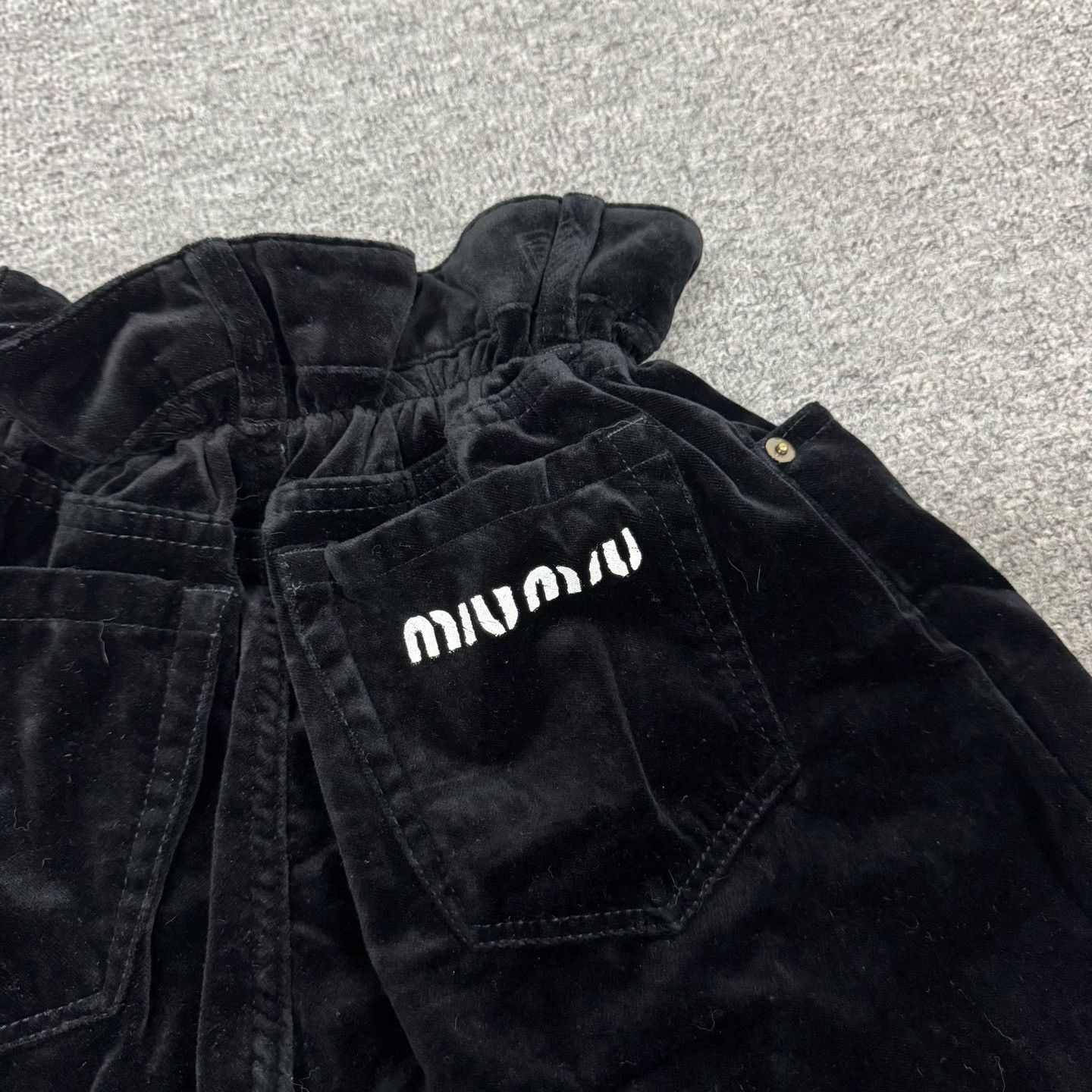 Miu Miu Miu Miu Black Velvet Ruffled High-Waist Shorts Size 36" / US 14 / IT 50 - 5 Thumbnail