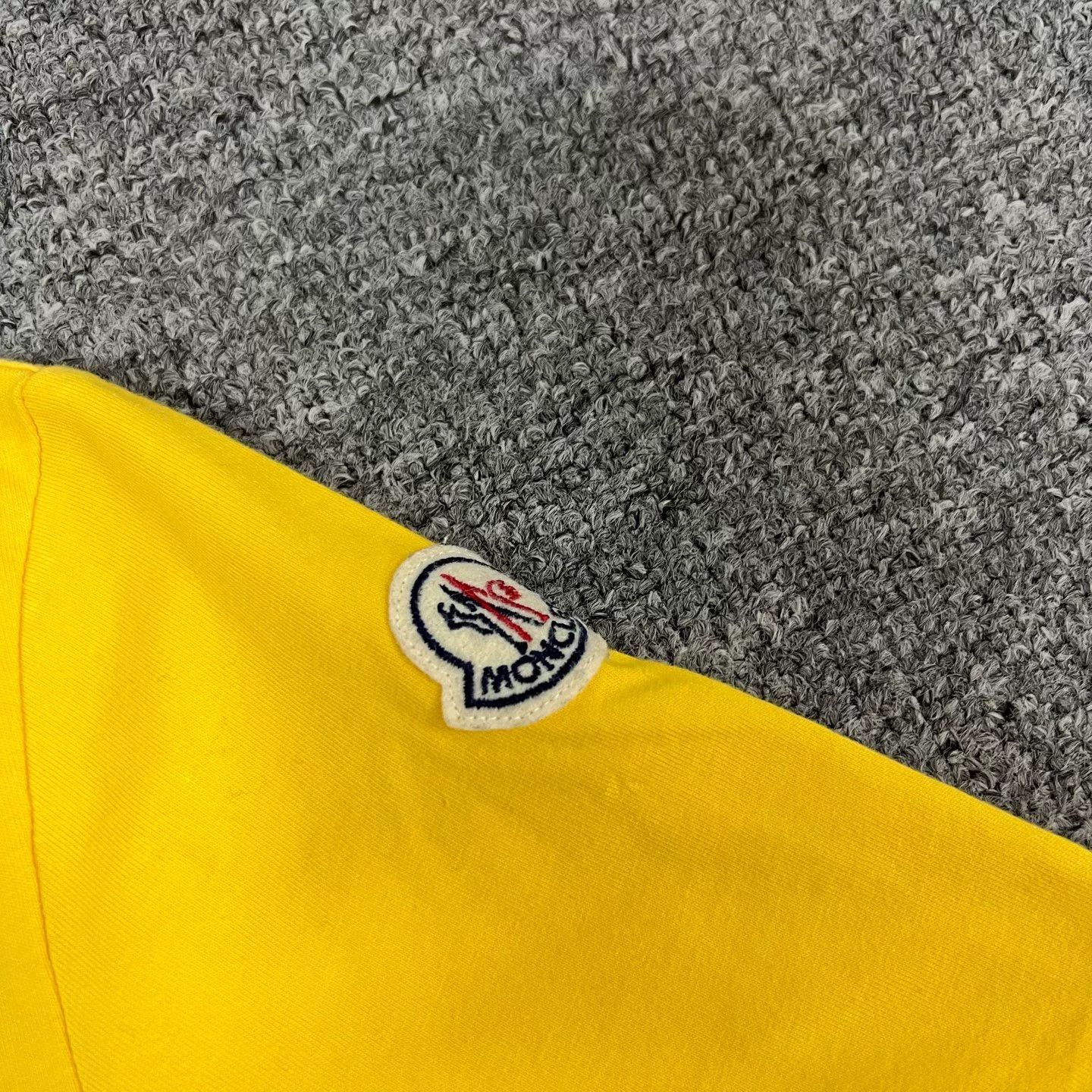 Moncler Moncler Logo Short Sleeve T-Shirt XS Size US XS / EU 42 / 0 - 5 Thumbnail