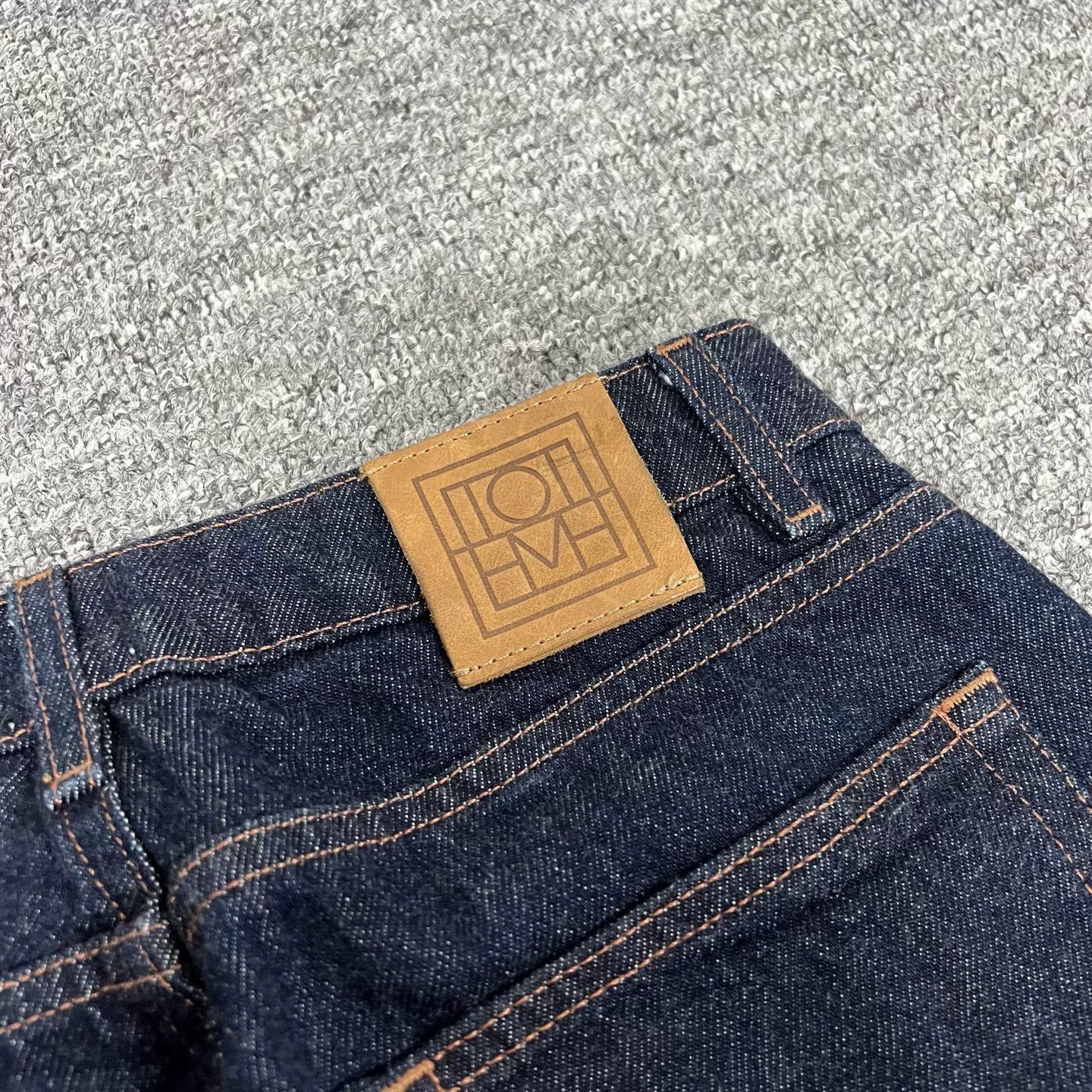 Toteme Toteme Washed Blue Curved Jeans Size 25 Size 25" / US 0 / IT 36 - 6 Thumbnail