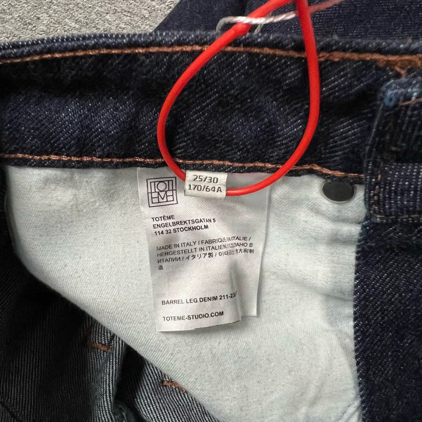 Toteme Toteme Washed Blue Curved Jeans Size 25 Size 25" / US 0 / IT 36 - 7 Thumbnail