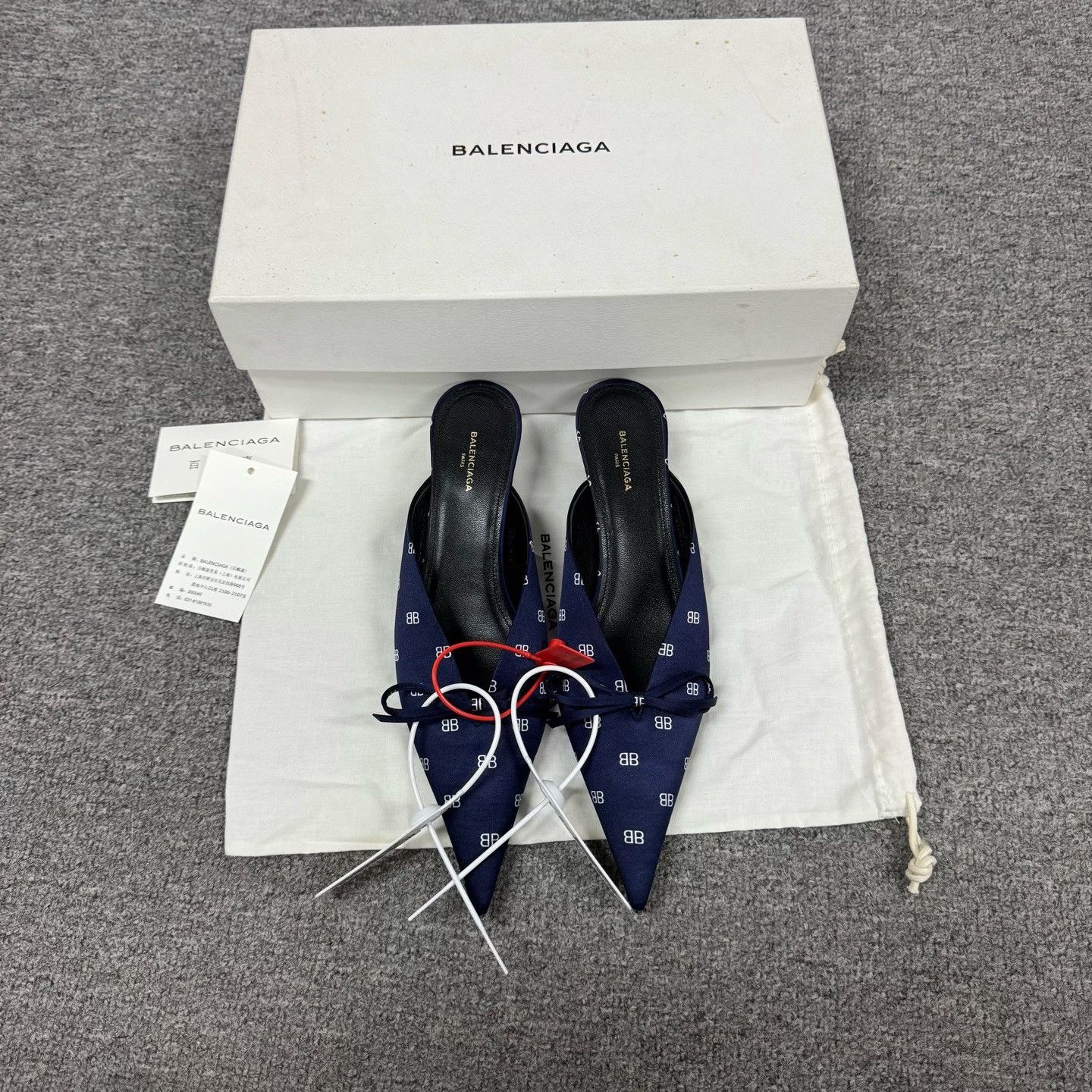 Balenciaga Balenciaga Printed Bow Silk Polka Dot Mules Size US 7 / IT 37 - 3 Thumbnail