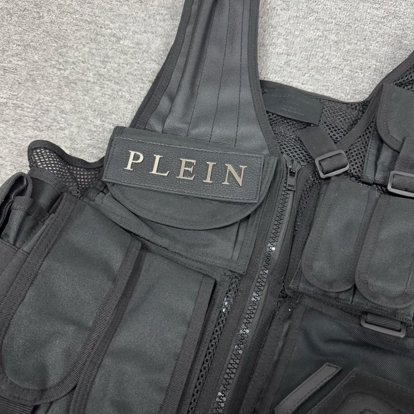 Philipp Plein Philipp Plein Multi-Pocket Tactical Vest Size US M / EU 48-50 / 2 - 4 Thumbnail