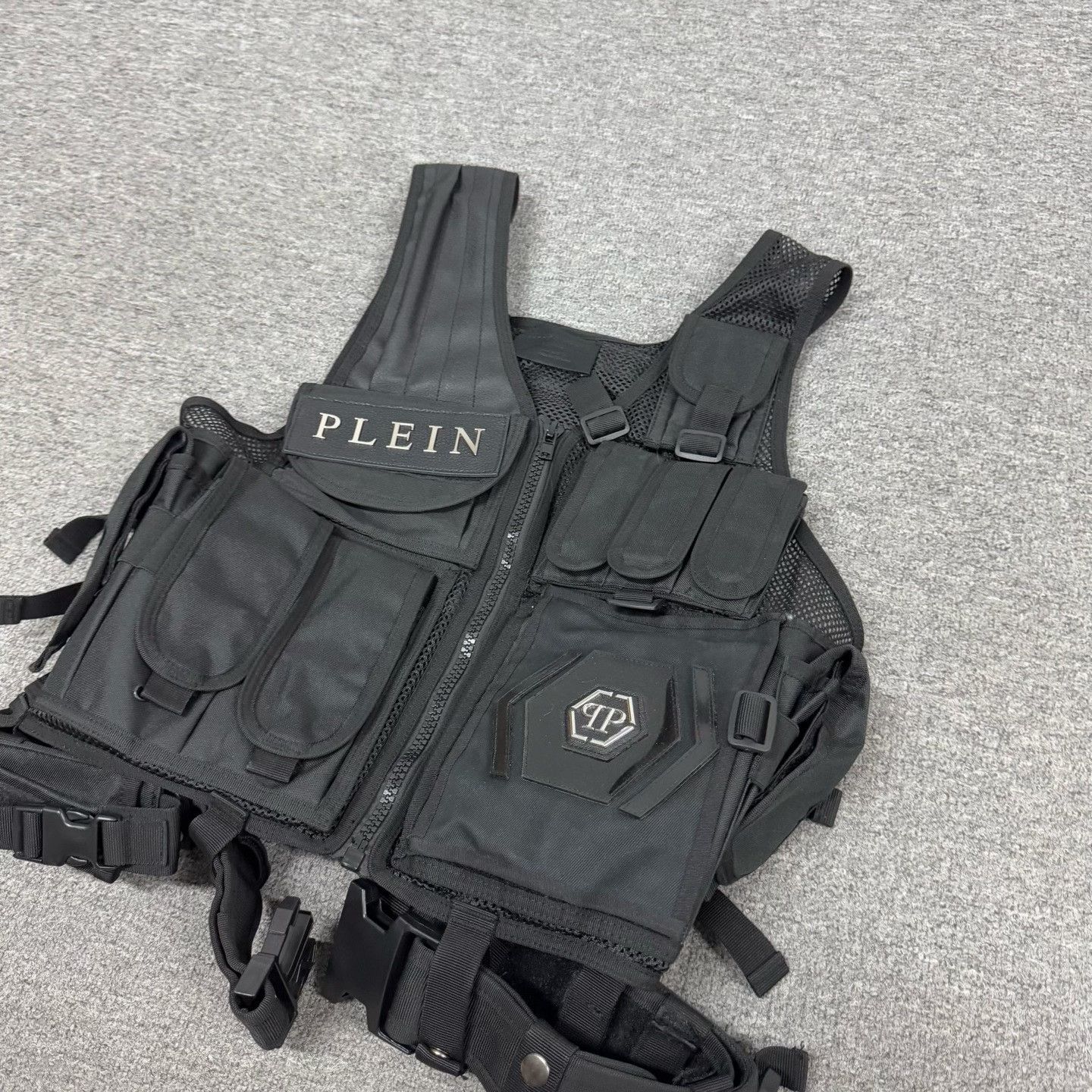 Philipp Plein Philipp Plein Multi-Pocket Tactical Vest Size US M / EU 48-50 / 2 - 3 Thumbnail