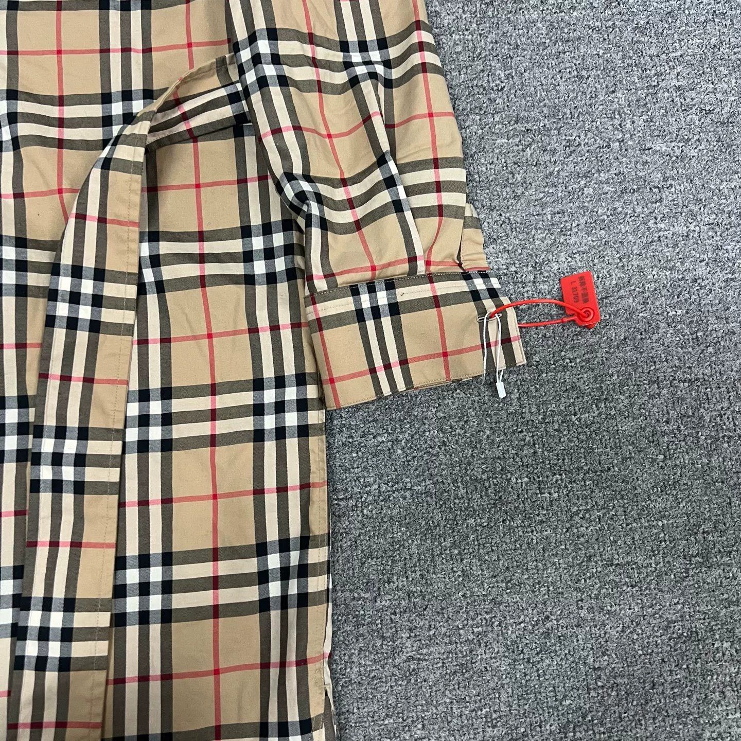 Burberry Burberry Classic Check Dress Shirt Size XS / US 0-2 / IT 36-38 - 3 Thumbnail