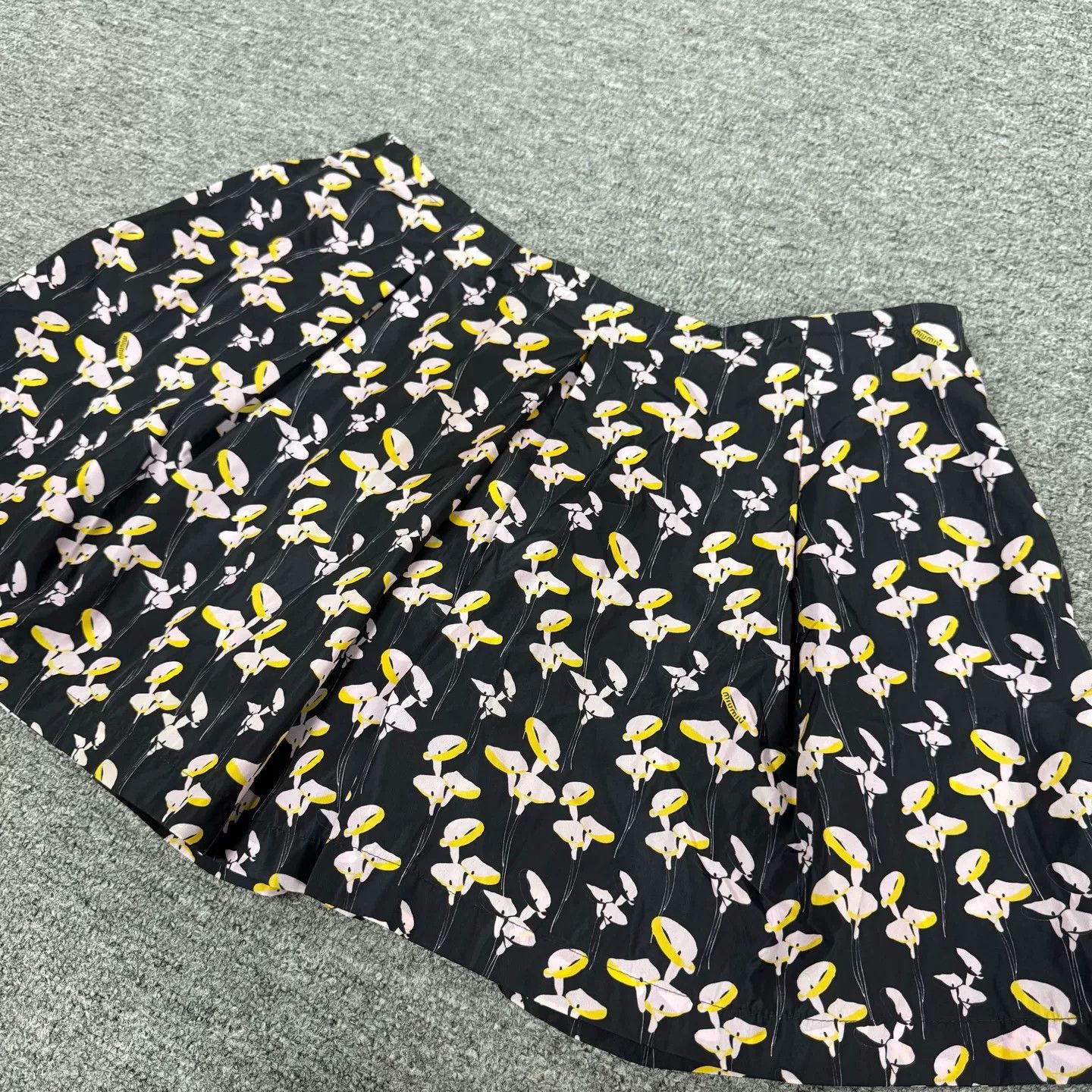 Miu Miu Miu Miu All-over Mushroom Print Skirt Size 40" / US 18 - 3 Thumbnail