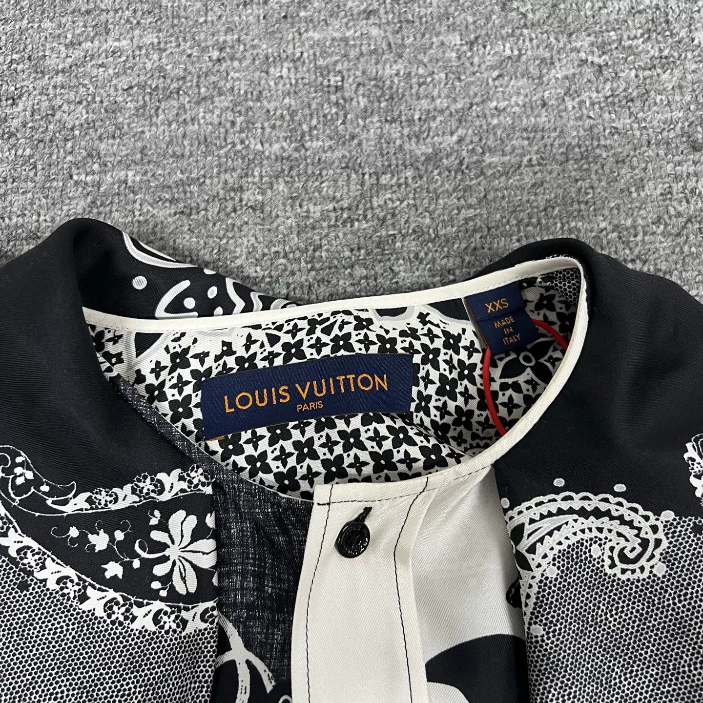 Louis Vuitton Louis Vuitton Runway Silk Shirt XXS Size XXS / US 00 / IT 34 - 6 Thumbnail