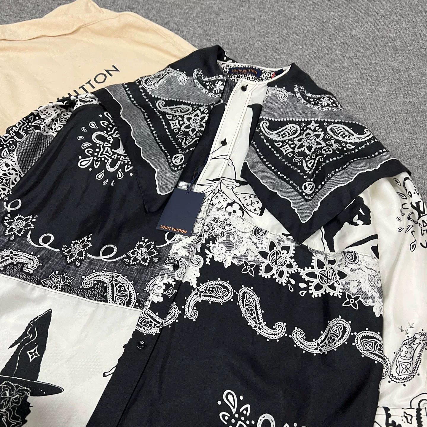 Louis Vuitton Louis Vuitton Runway Silk Shirt XXS Size XXS / US 00 / IT 34 - 4 Thumbnail