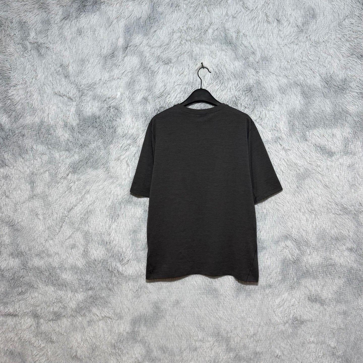 Arc'teryx Arcteryx CORMAC Logo Quick-Dry T-Shirt Size US XL / EU 56 / 4 - 2 Thumbnail