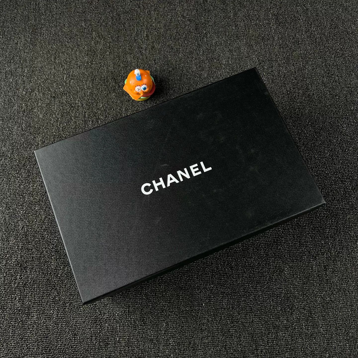 Chanel Chanel Silver Sneakers Size US 8 / IT 38 - 8 Thumbnail