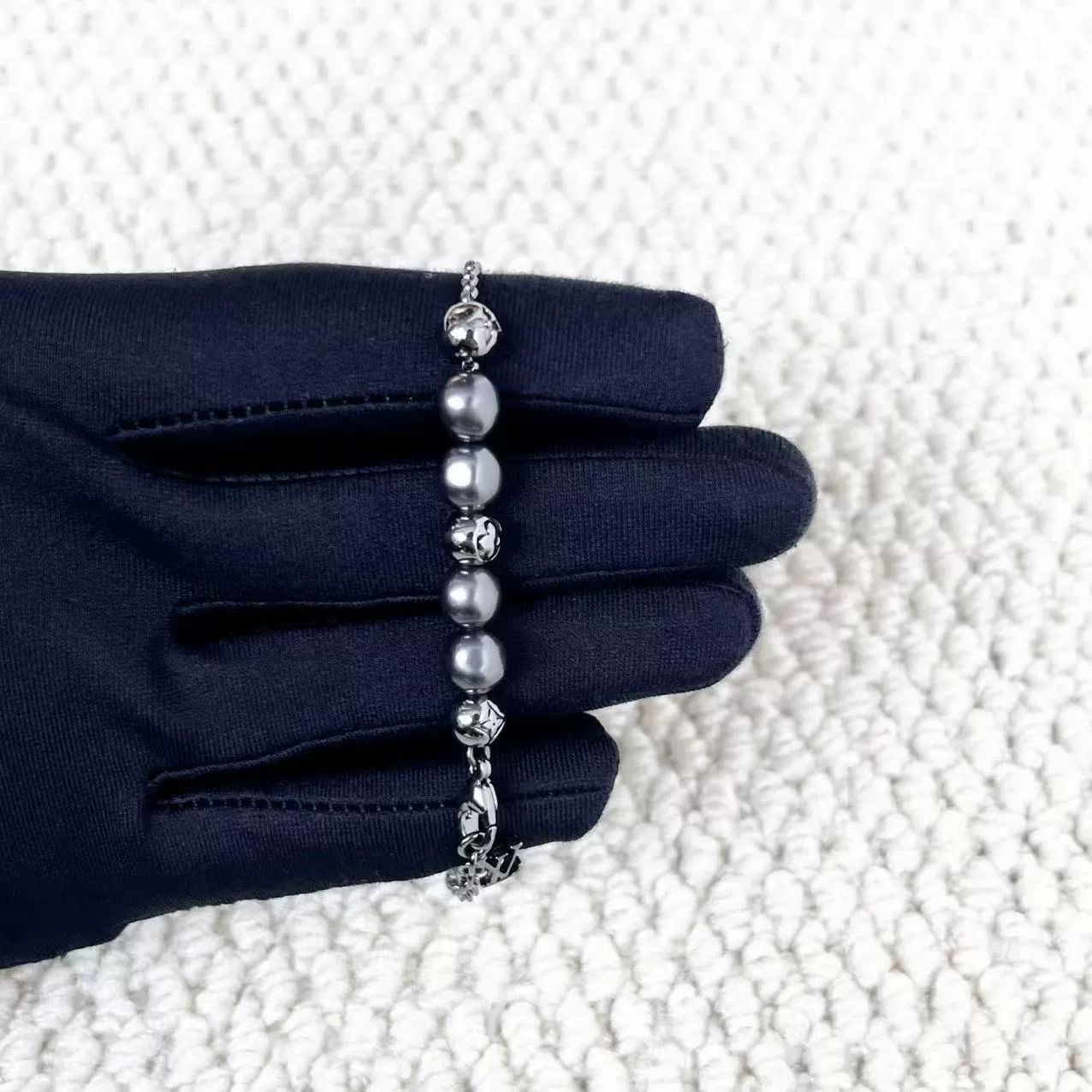 Louis Vuitton Louis Vuitton Monogram Pearl Metal Bracelet Size ONE SIZE - 4 Thumbnail