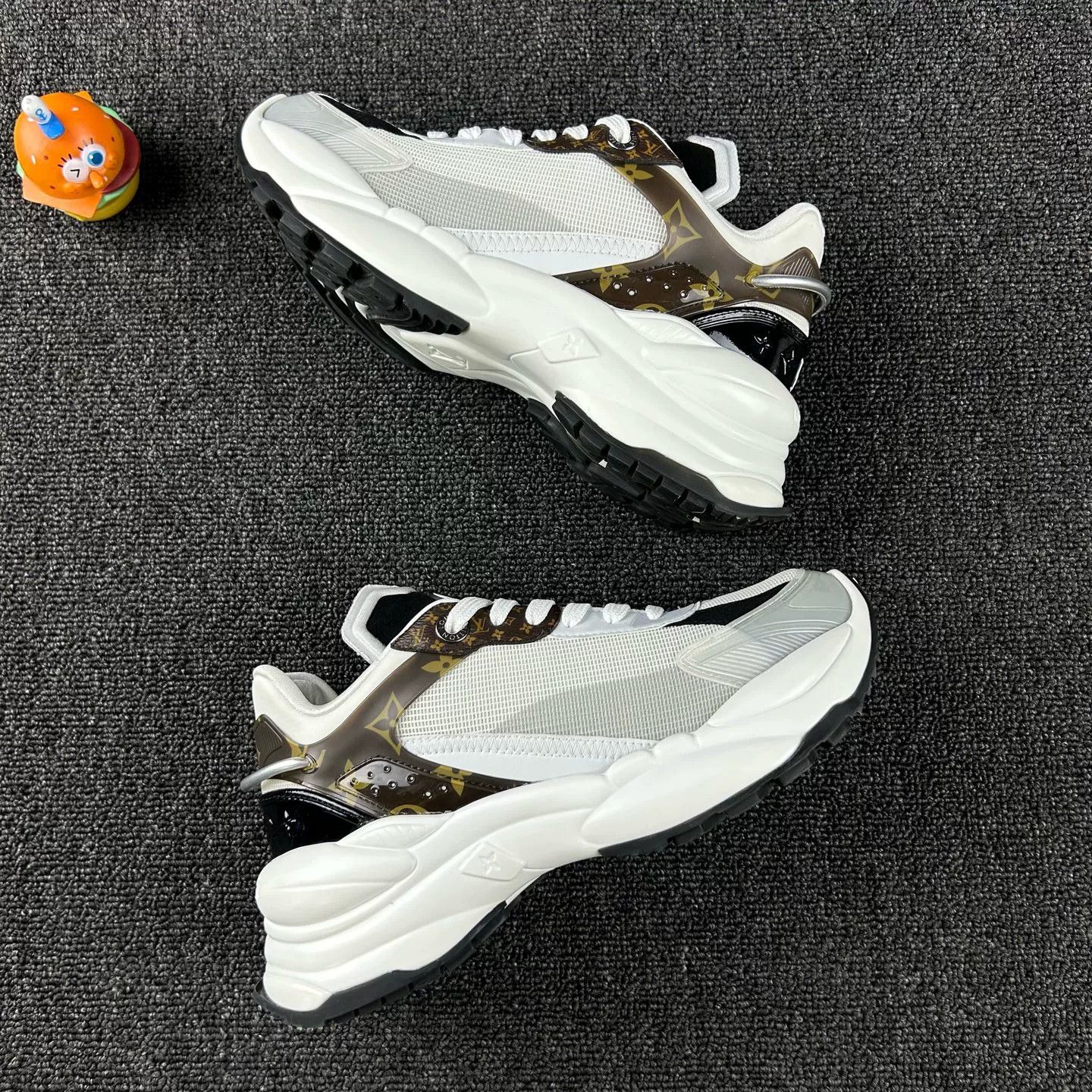 Louis Vuitton Louis Vuitton Run55 Dad Shoes Size US 6 / IT 36 - 4 Thumbnail