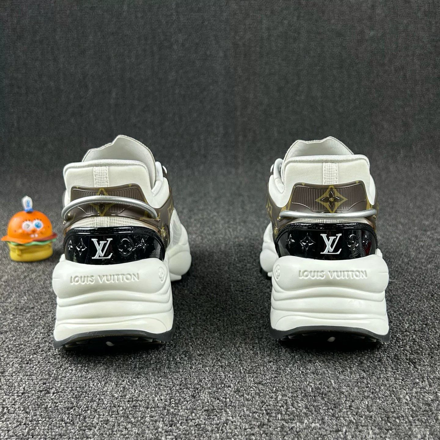 Louis Vuitton Louis Vuitton Run55 Dad Shoes Size US 6 / IT 36 - 5 Thumbnail