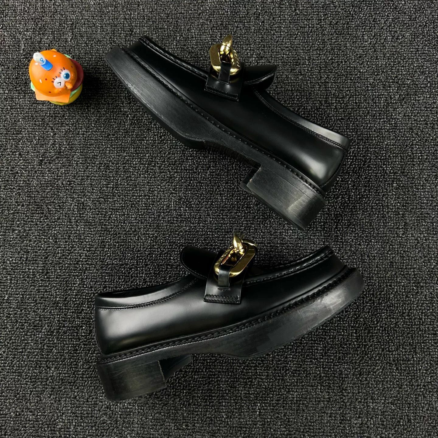 Louis Vuitton Louis Vuitton Black Lock Loafers Size US 4 / IT 34 - 4 Thumbnail