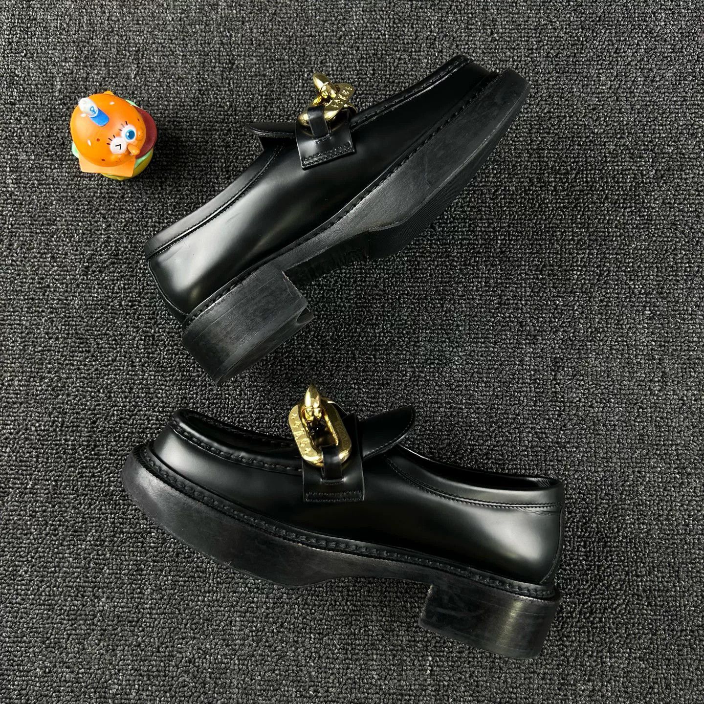 Louis Vuitton Louis Vuitton Black Lock Loafers Size US 4 / IT 34 - 3 Thumbnail