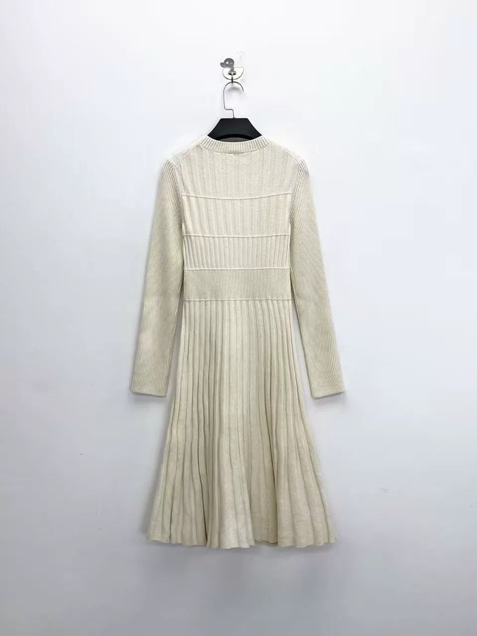 Chanel Chanel Beige Wool Knit Fishtail Dress Size XS / US 0-2 / IT 36-38 - 2 Thumbnail